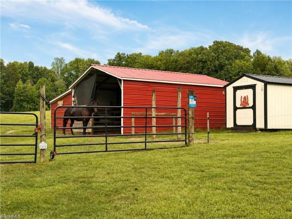 main property photo 16