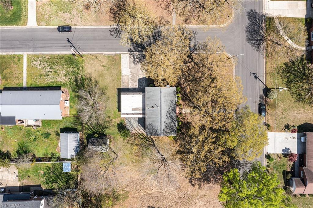 main property photo 39