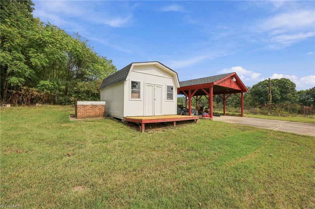 main property photo 35