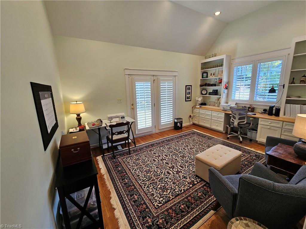 main property photo 19
