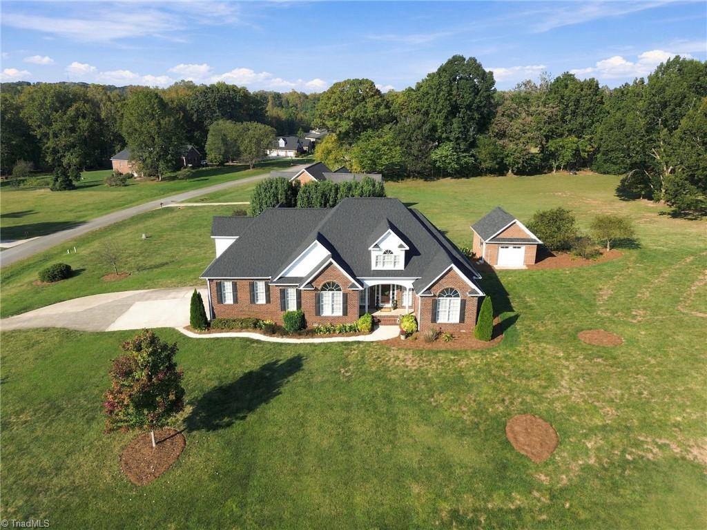 main property photo 9
