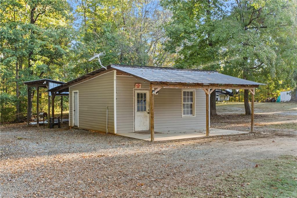 main property photo 32