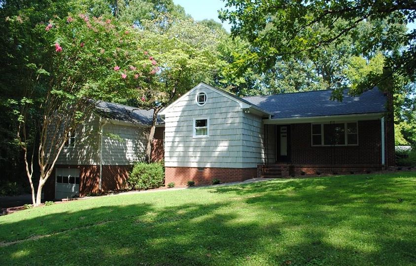 1240 N Peace Haven Rd, Winston Salem, NC 27104