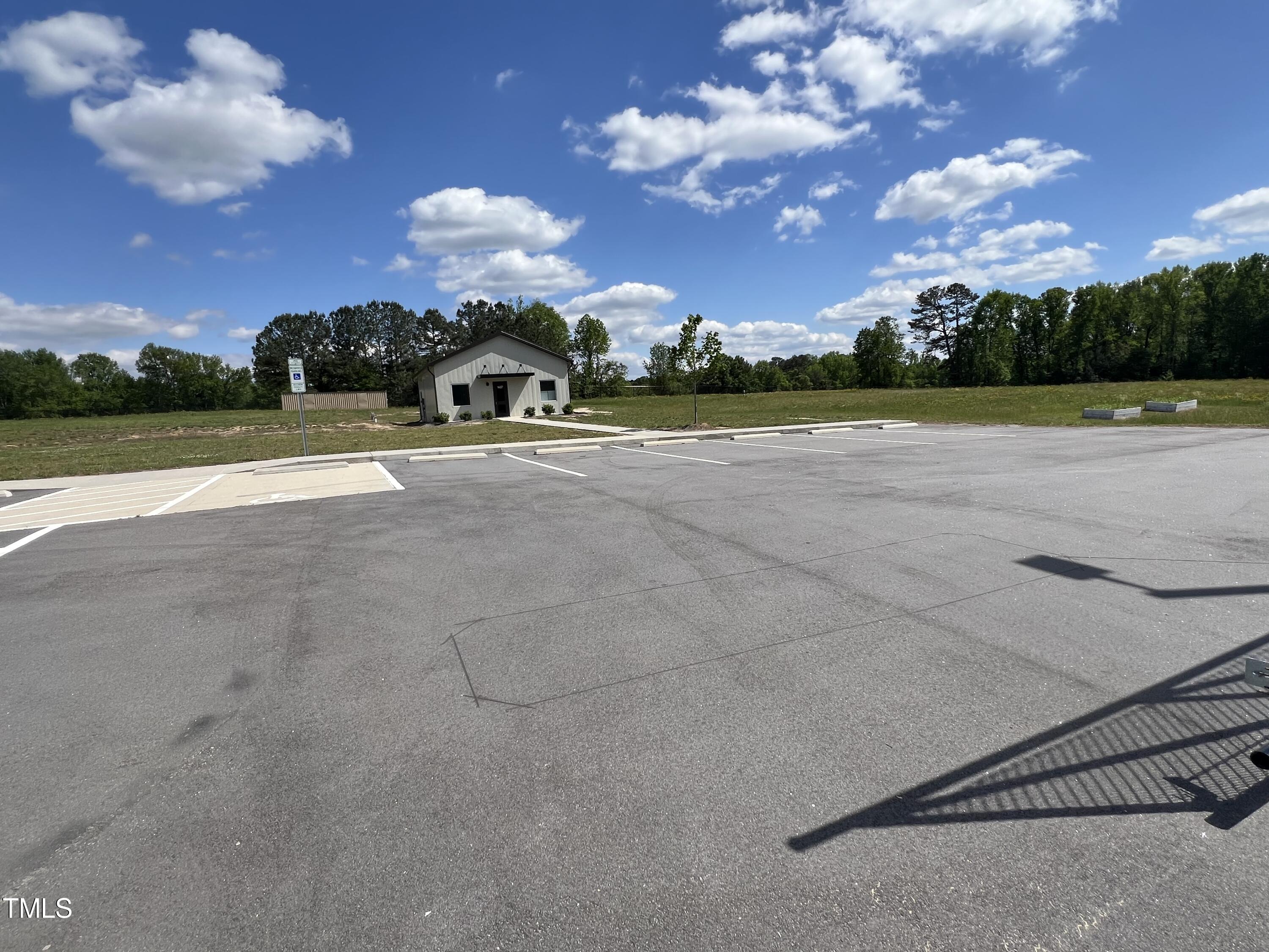 main property photo 30