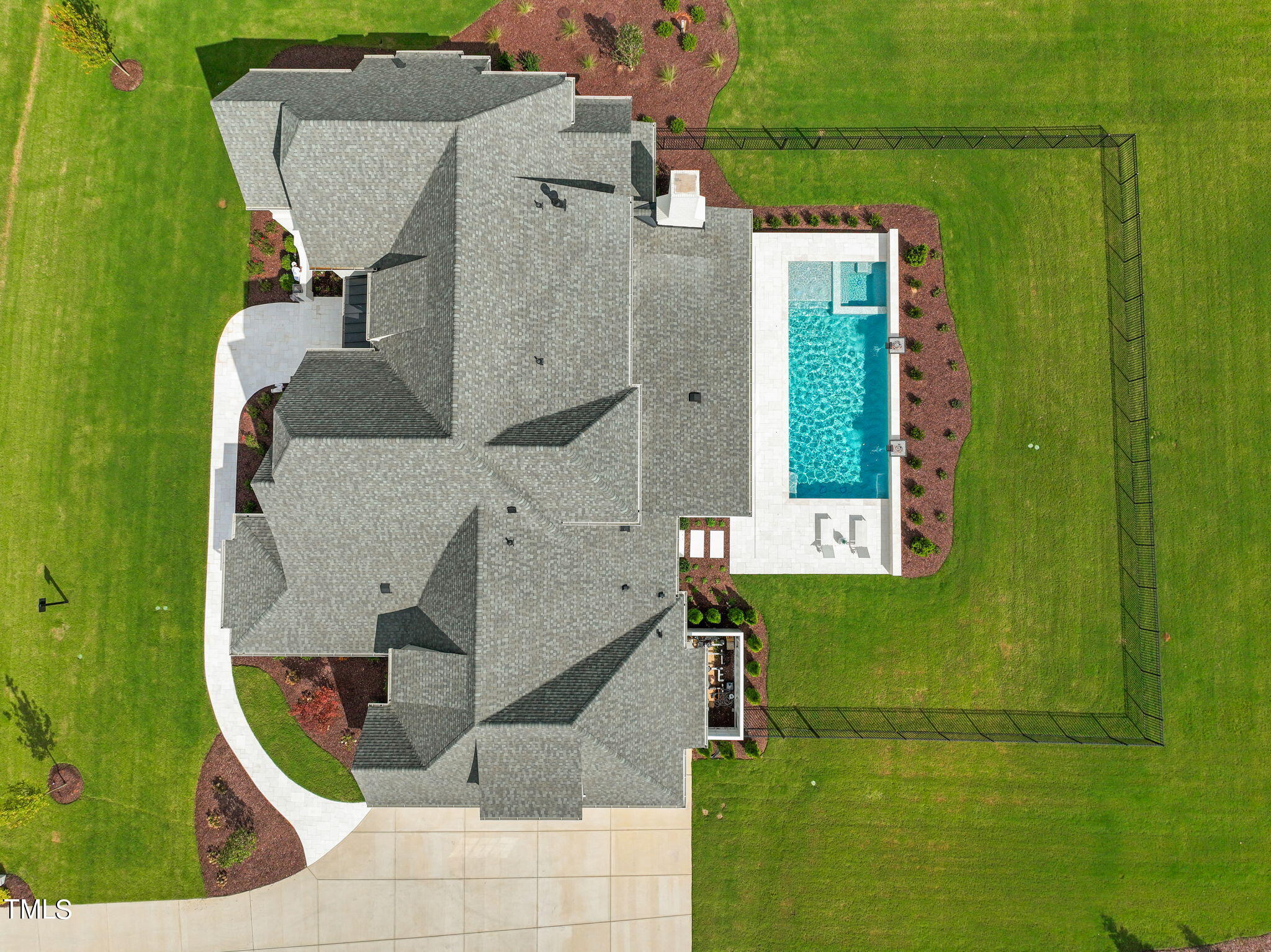 main property photo 74