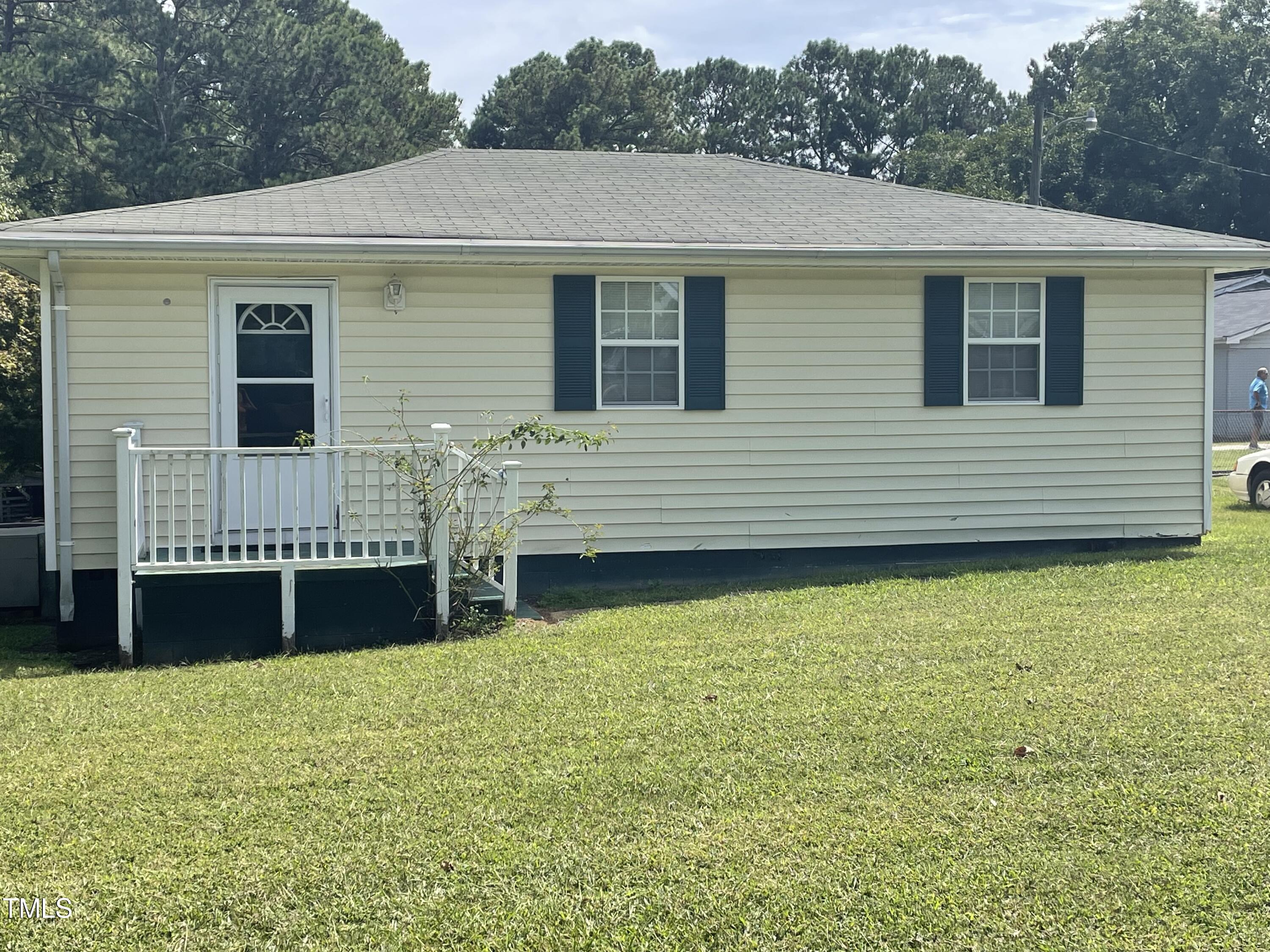 main property photo 8
