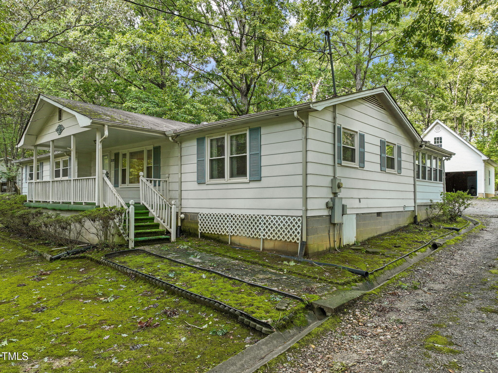 main property photo 42