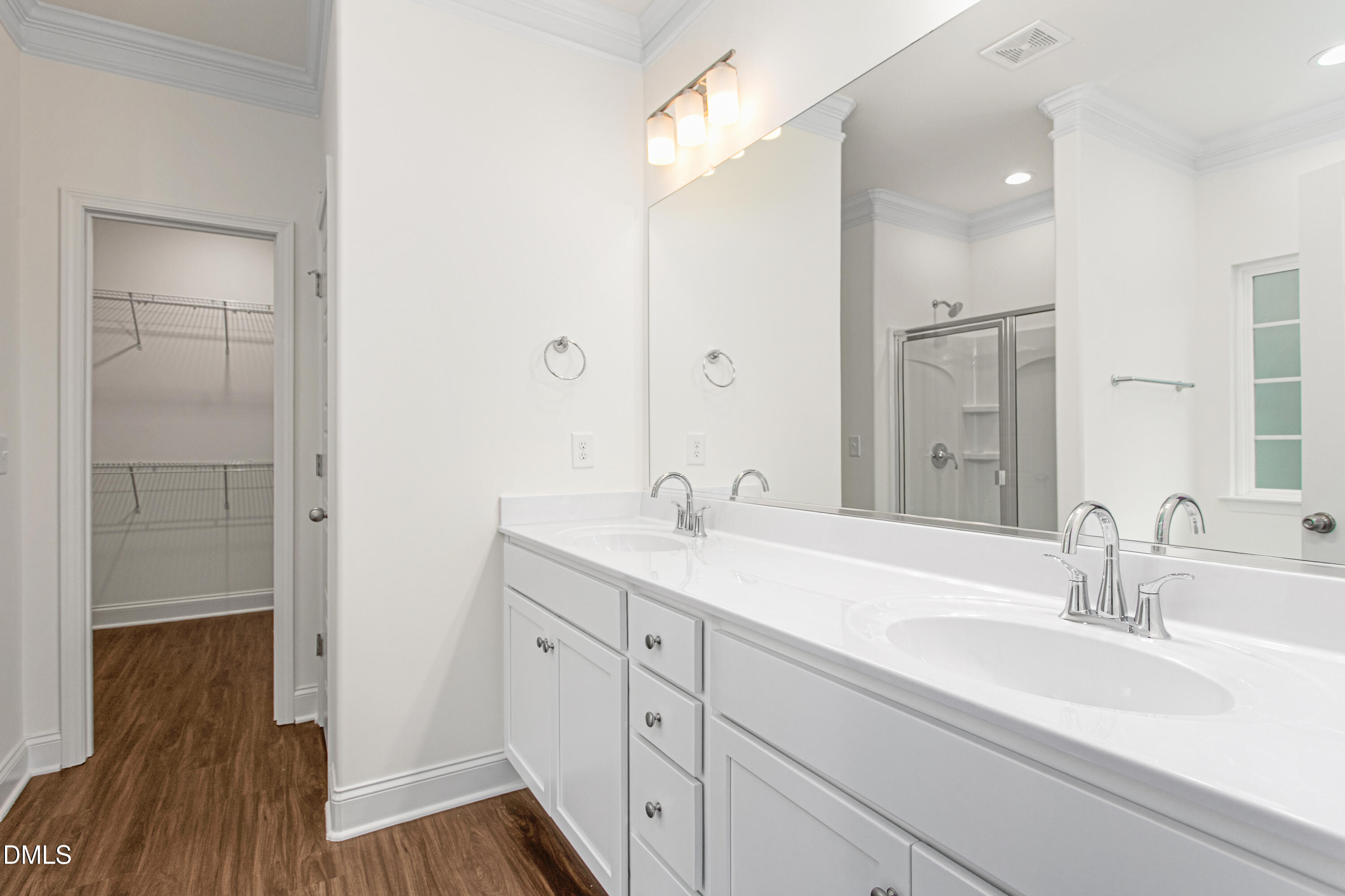 property viewer photo 17