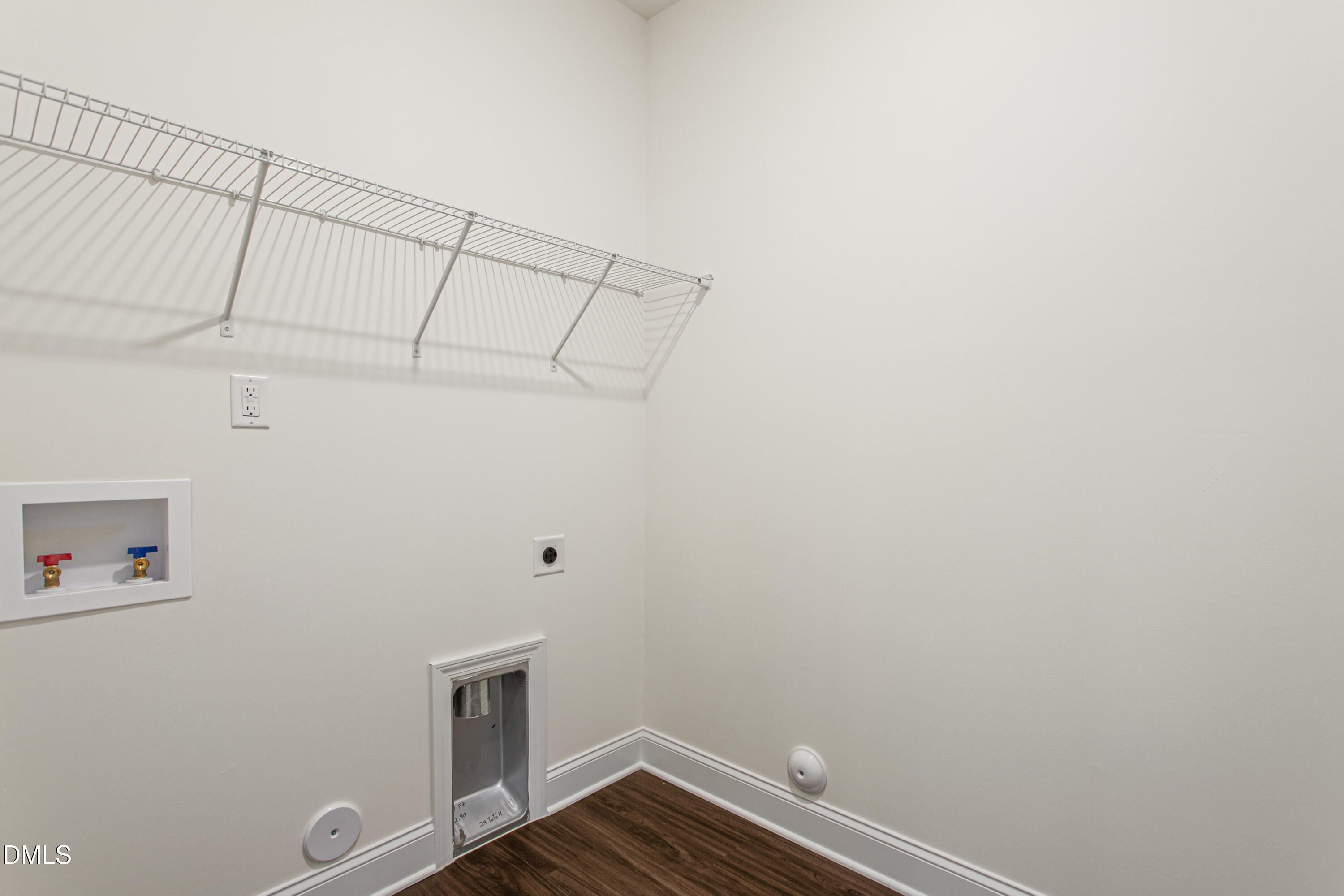 property viewer photo 7