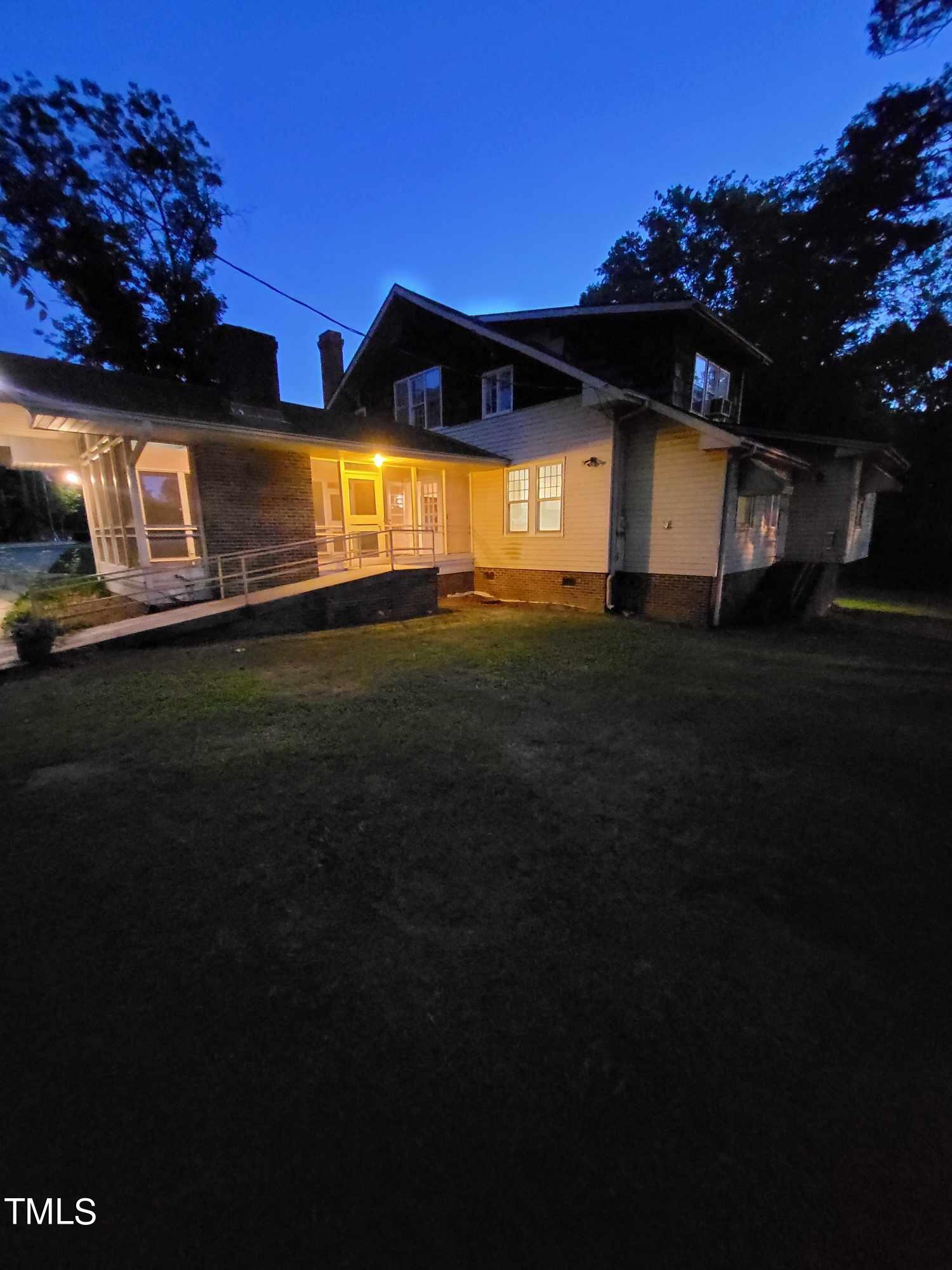 main property photo 6