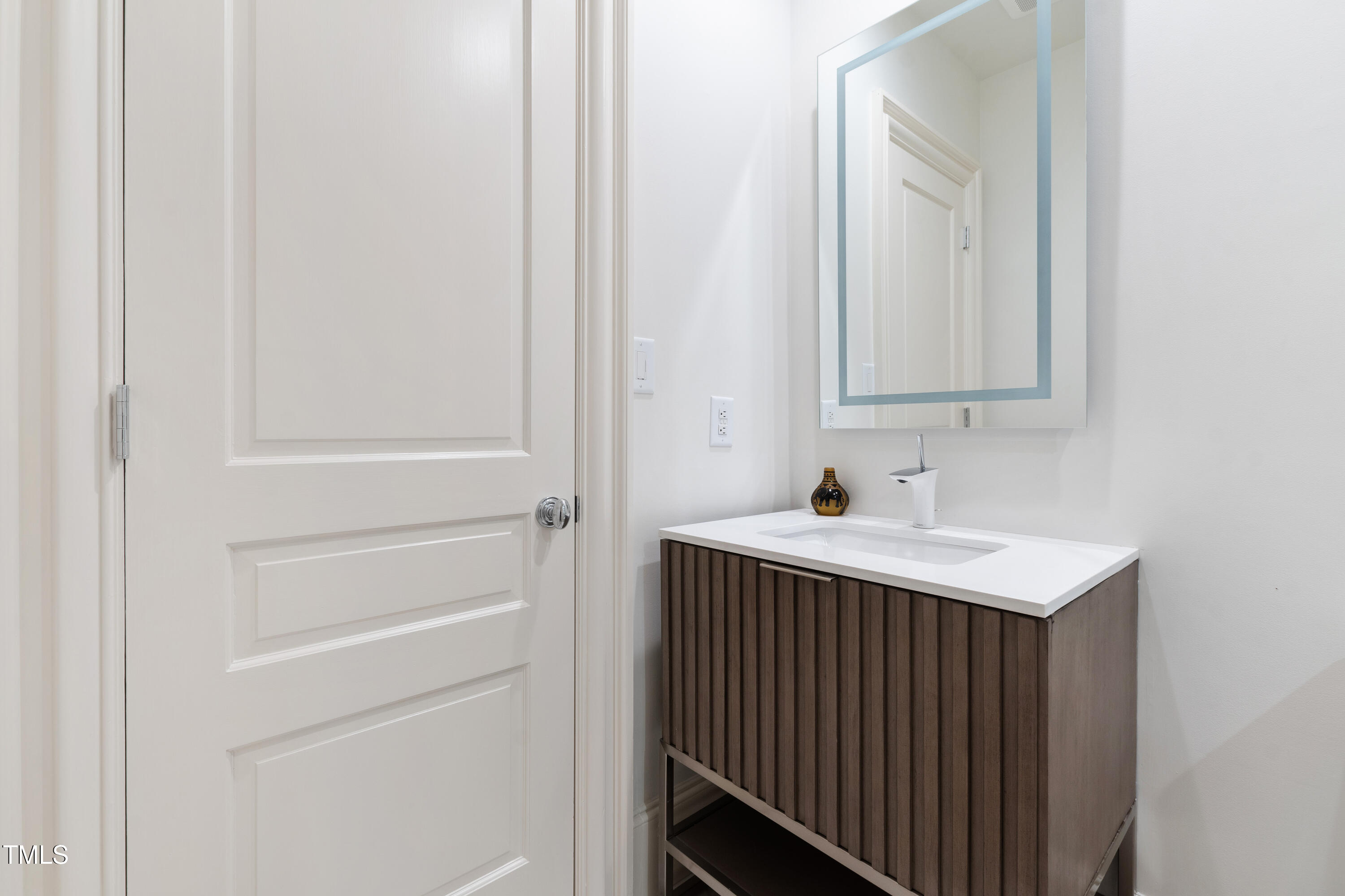 main property photo 84