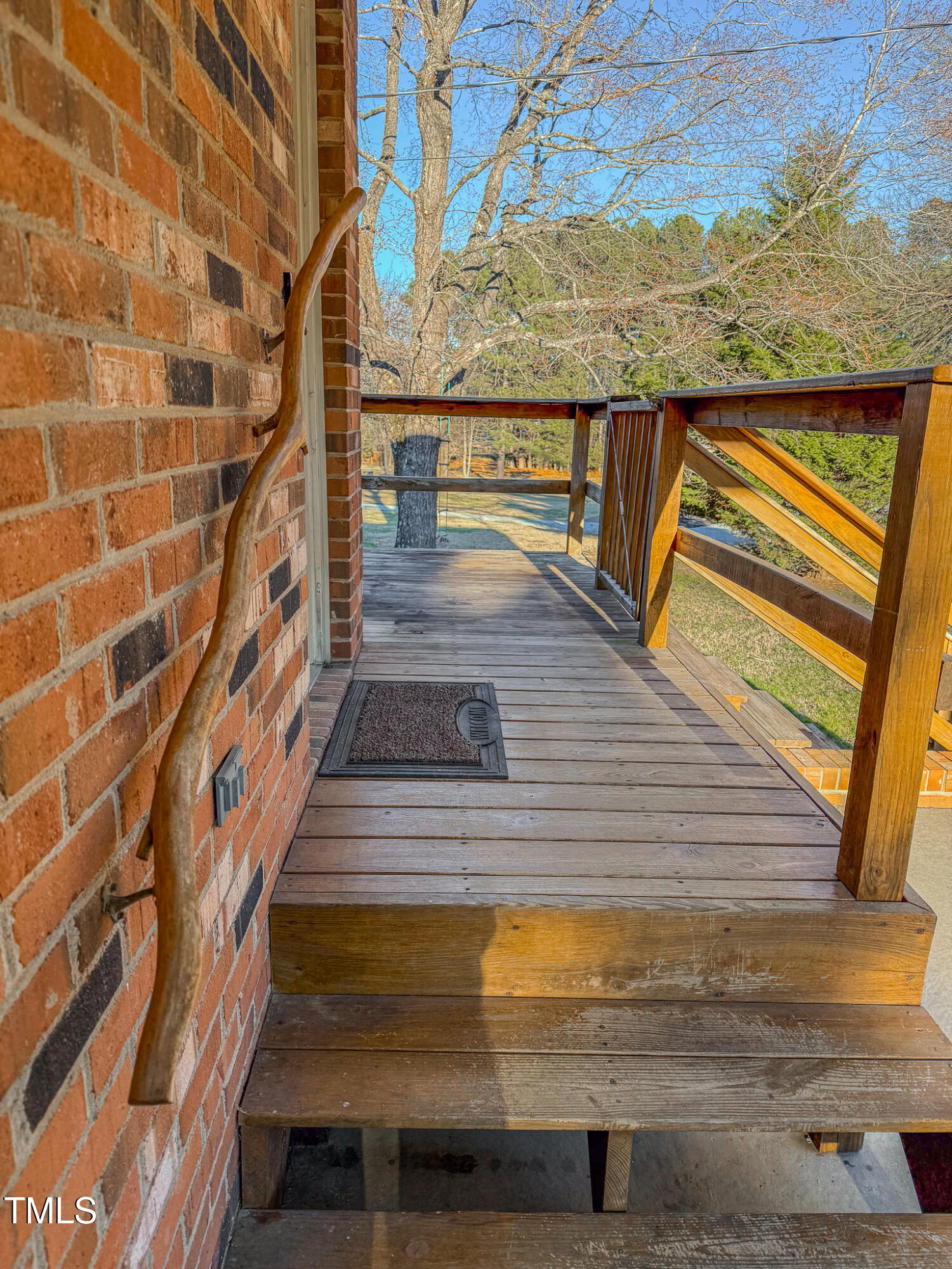 main property photo 27