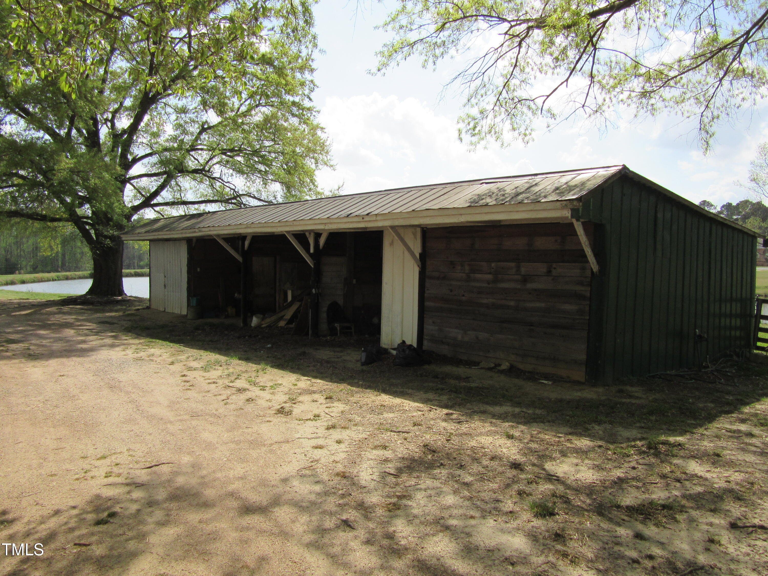 main property photo 6