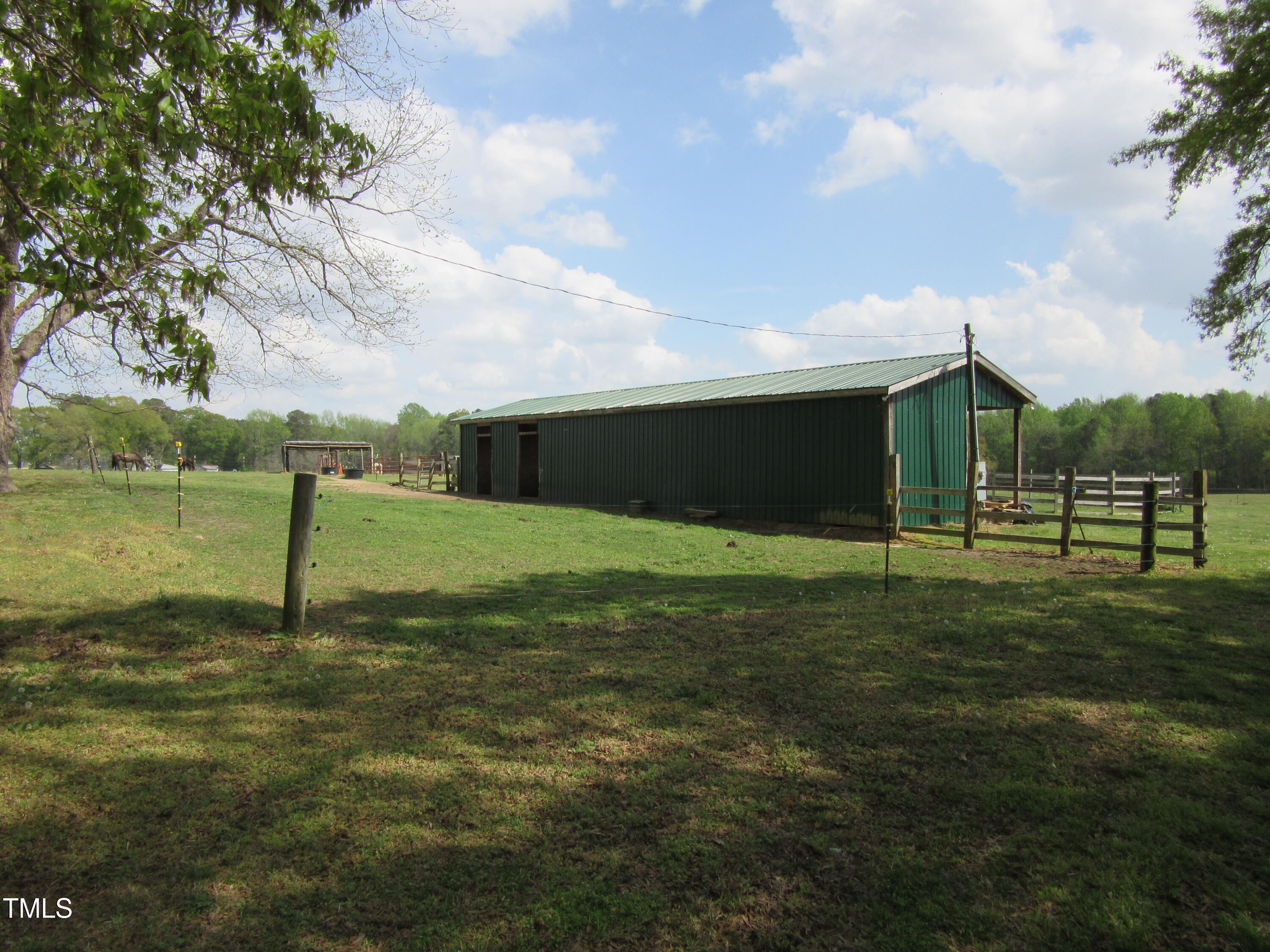 main property photo 7