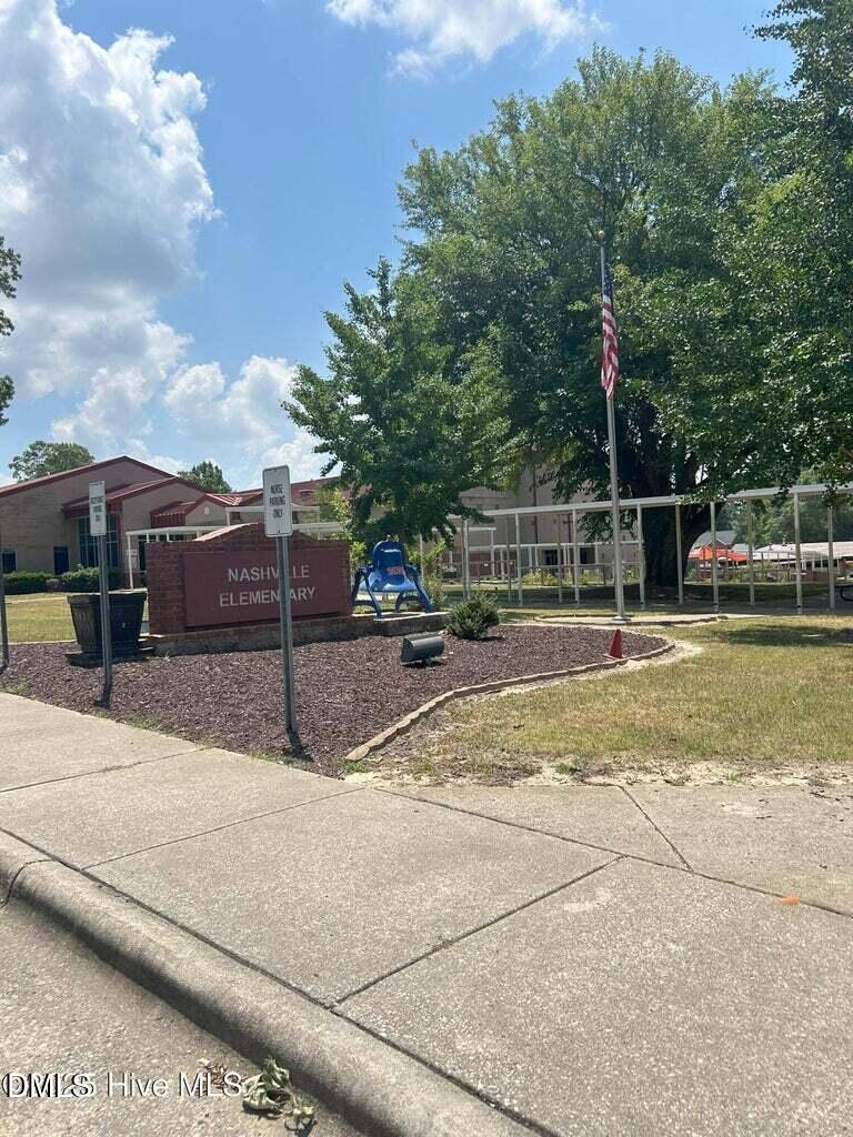 main property photo 28