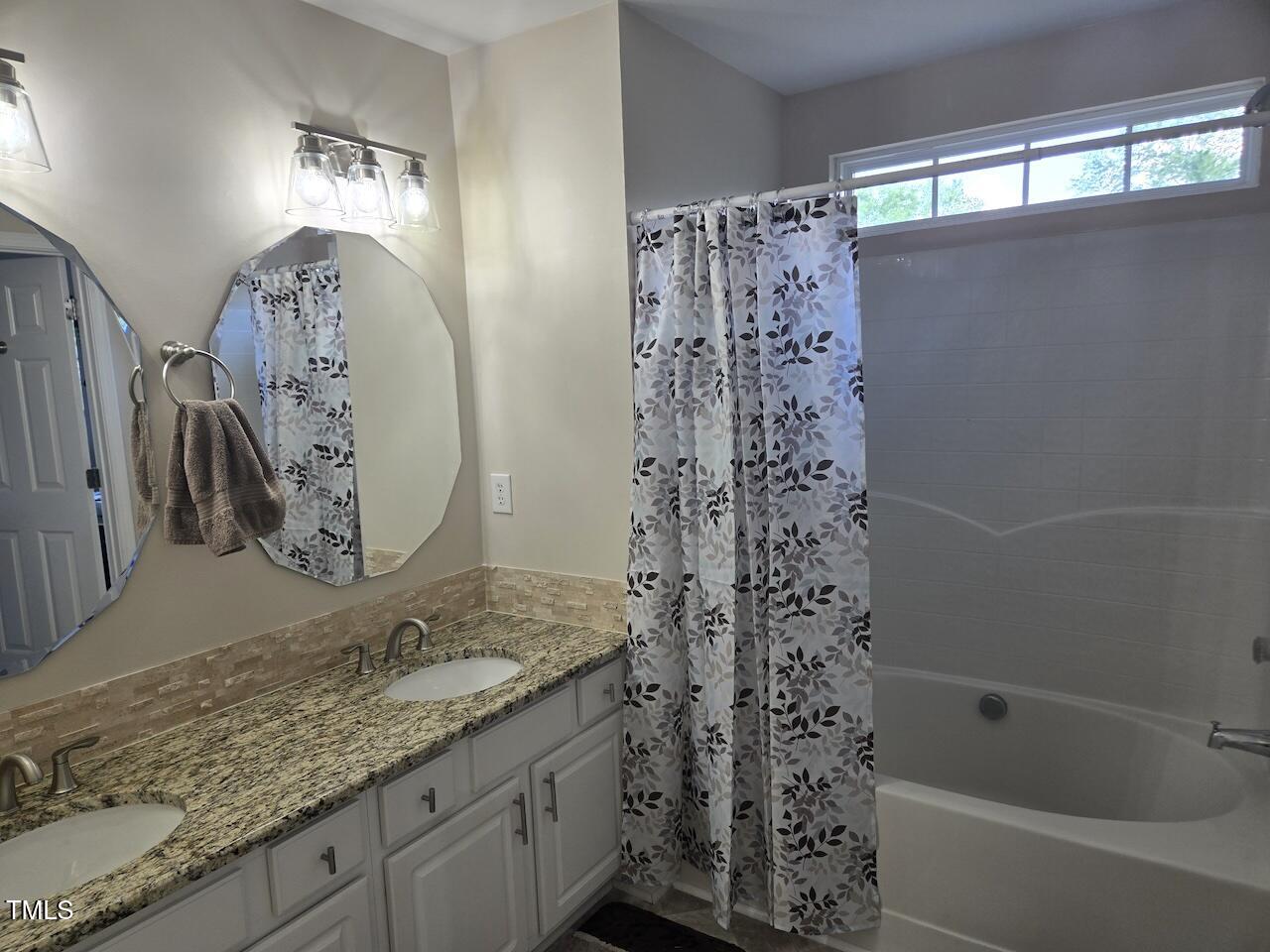property viewer photo 15