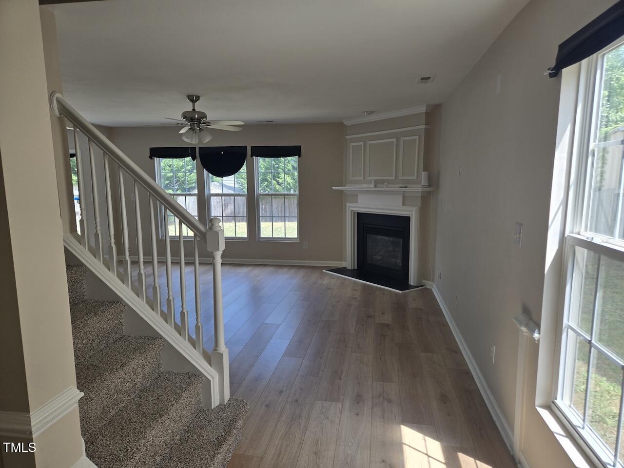 property viewer photo 5