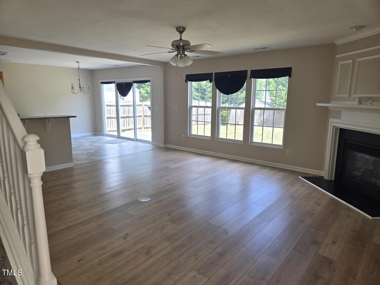 property viewer photo 6