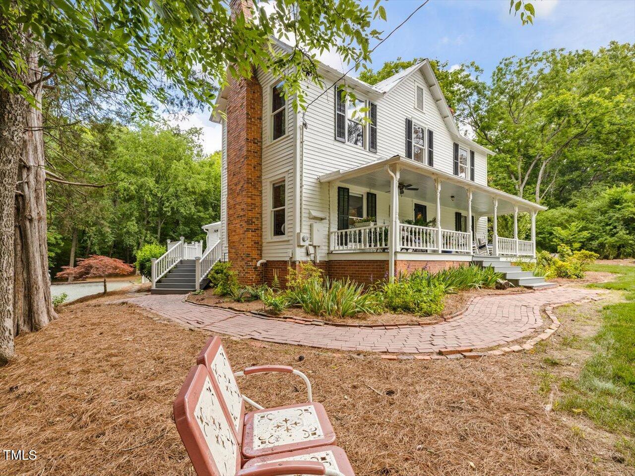 main property photo 10