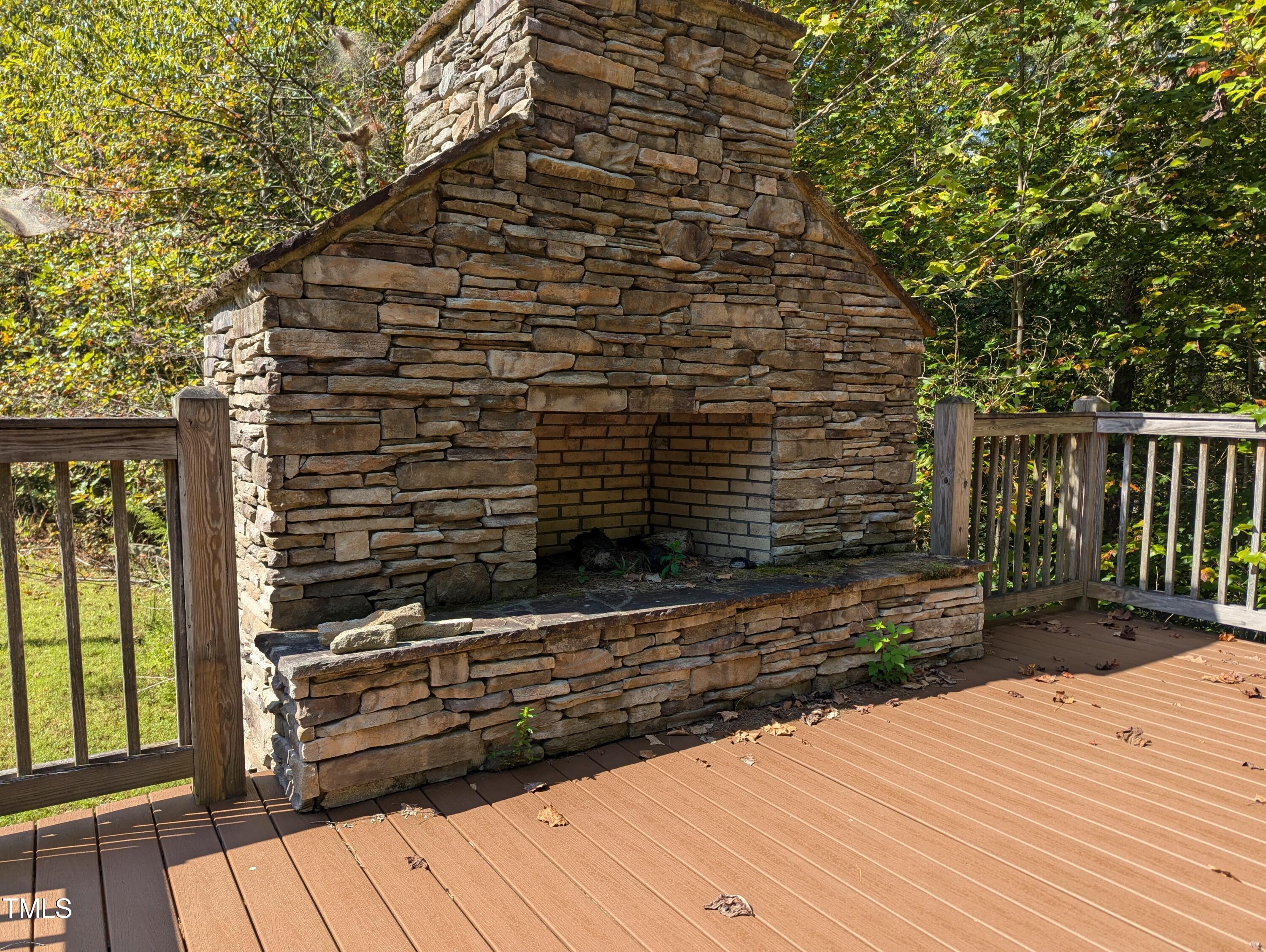 main property photo 16