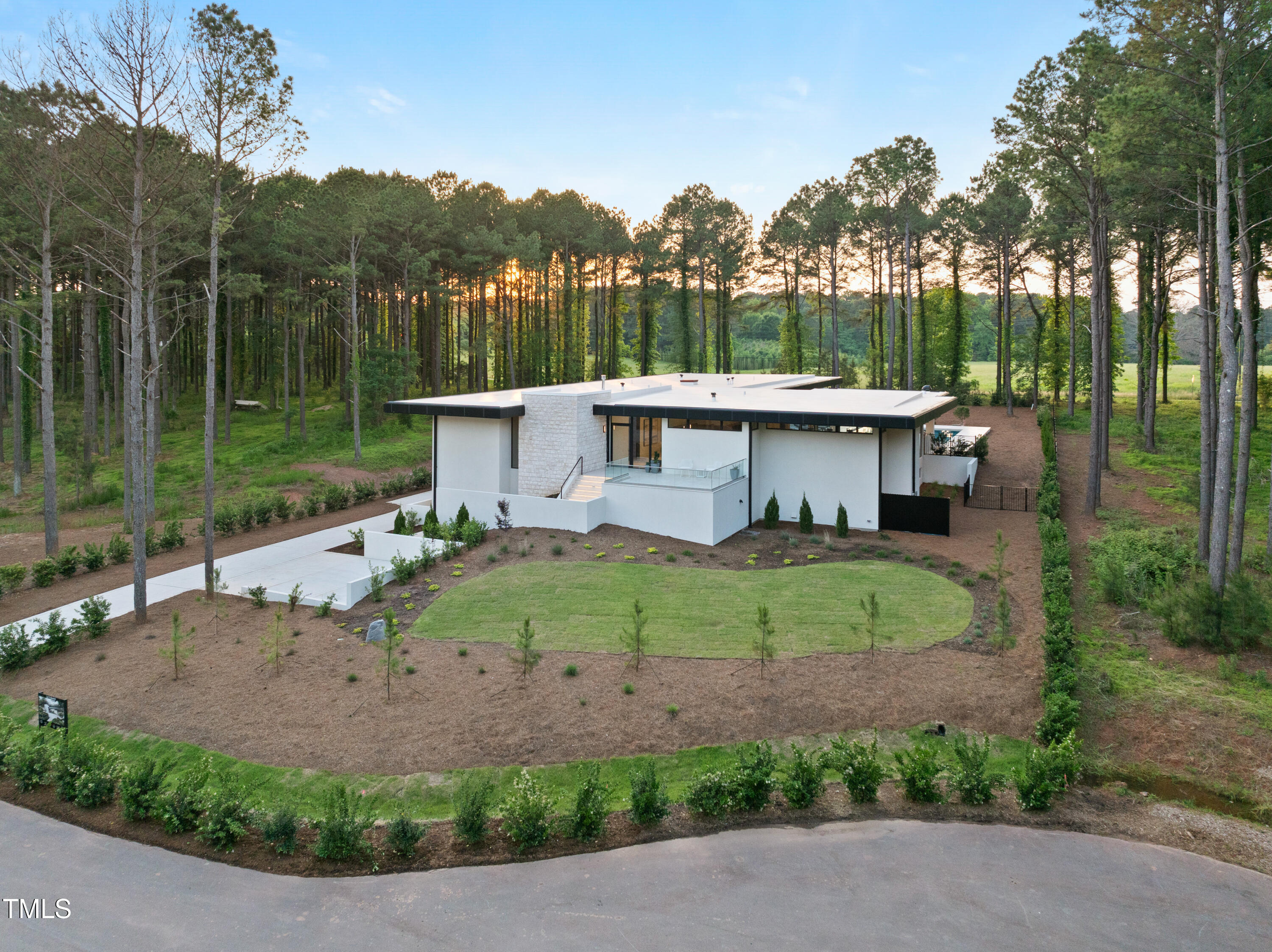main property photo 31