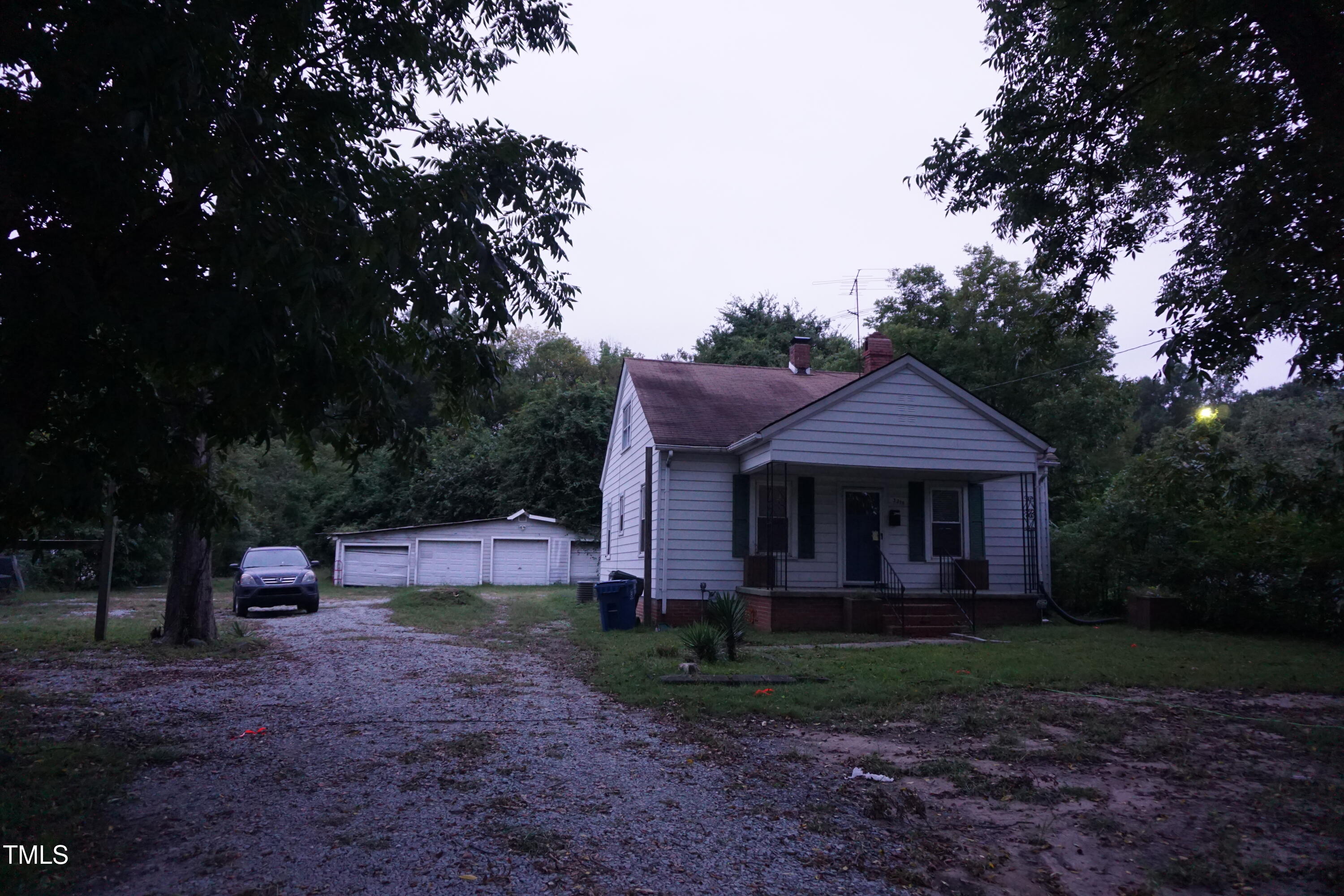main property photo 22