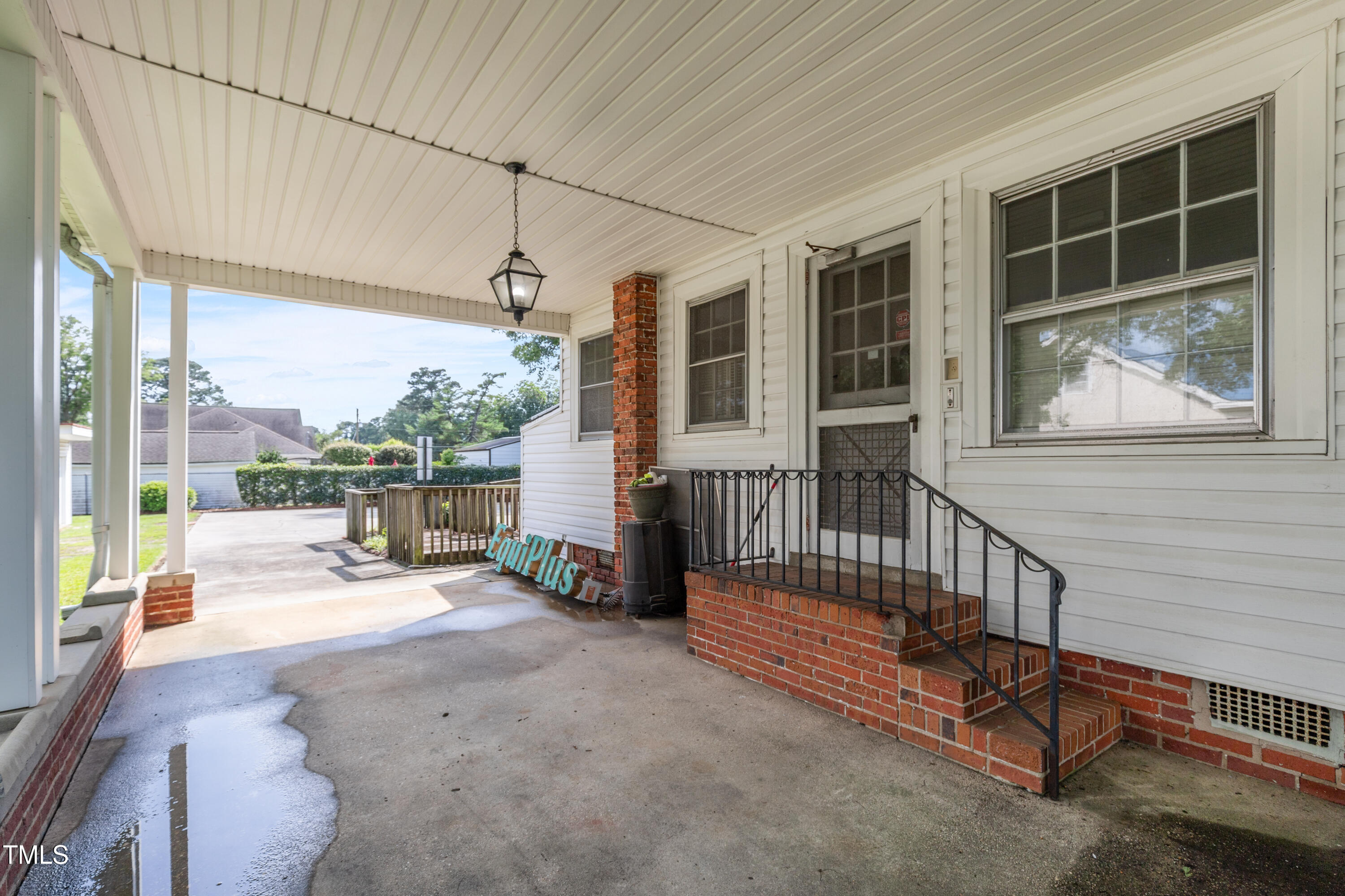 main property photo 31