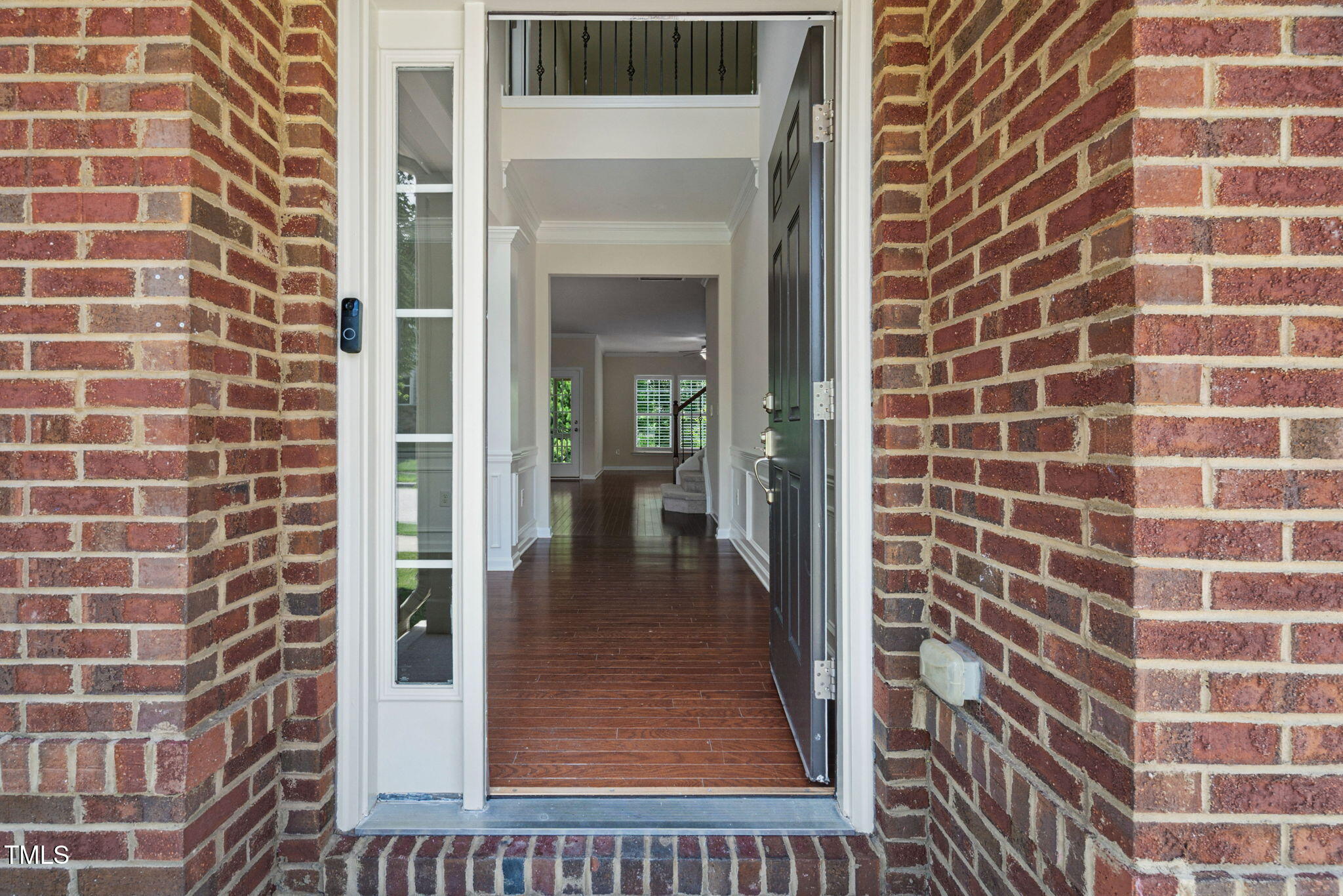 property viewer photo 2