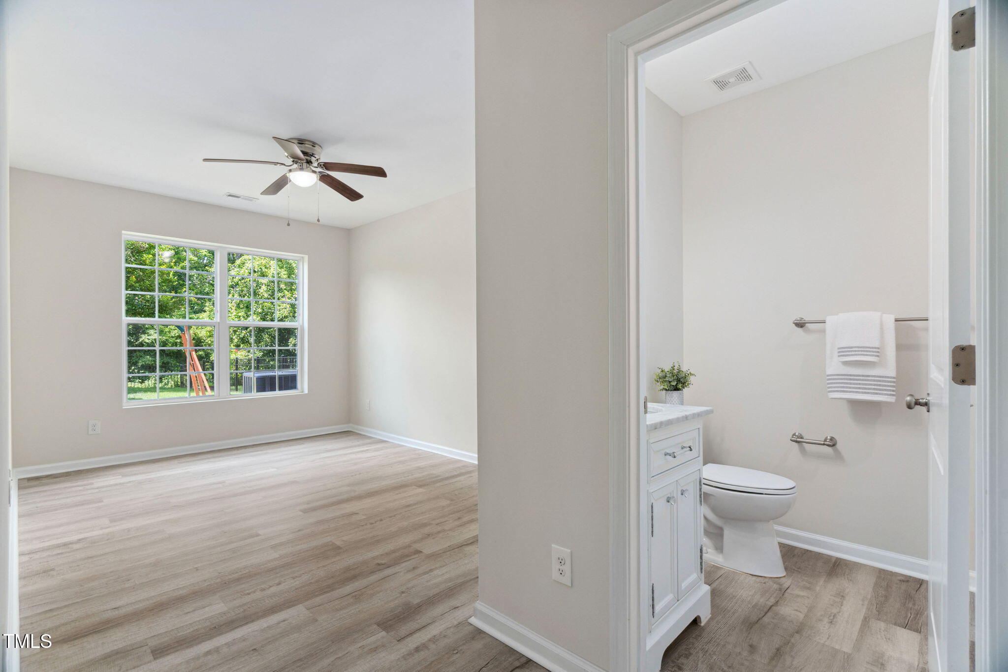 property viewer photo 26
