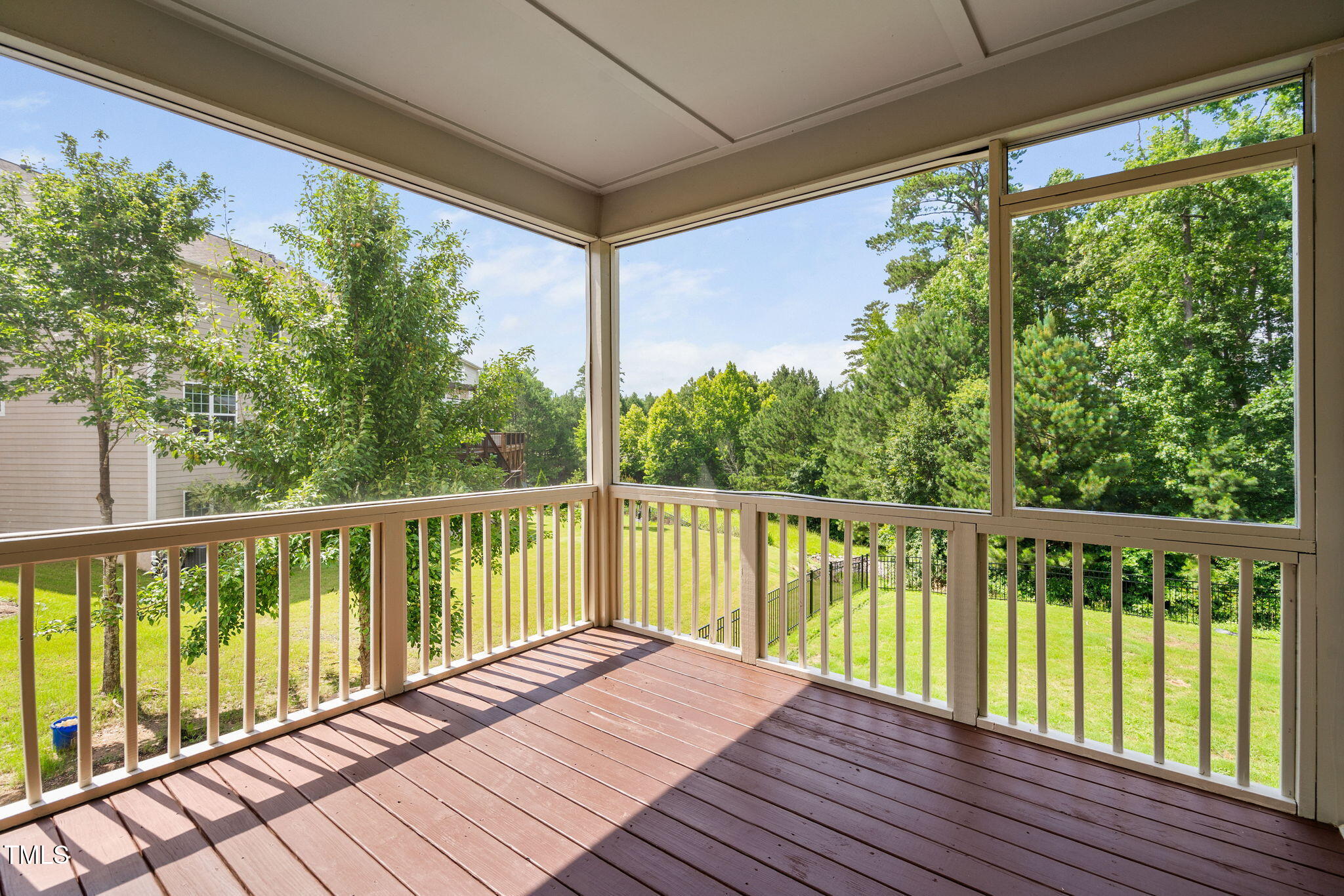 property viewer photo 30