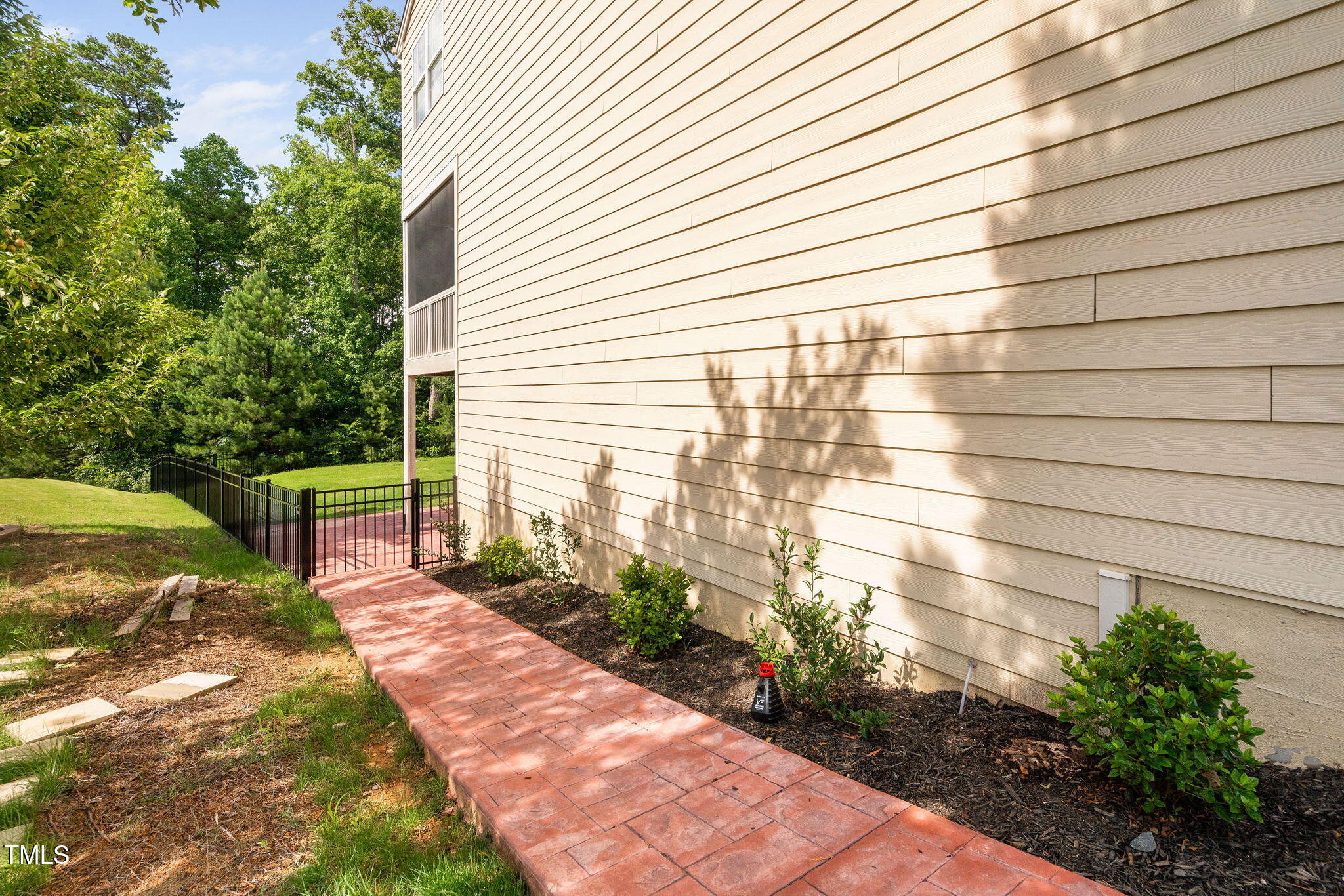 property viewer photo 32