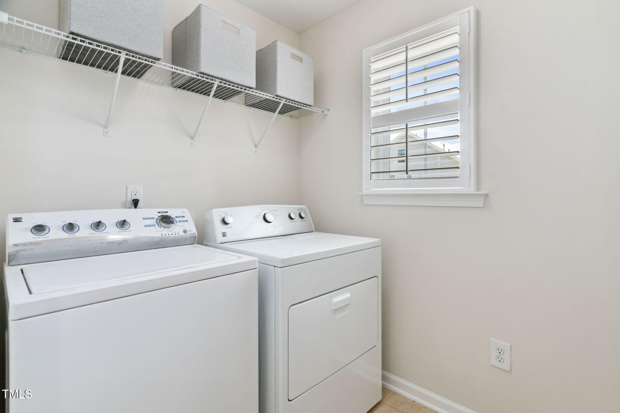 property viewer photo 42