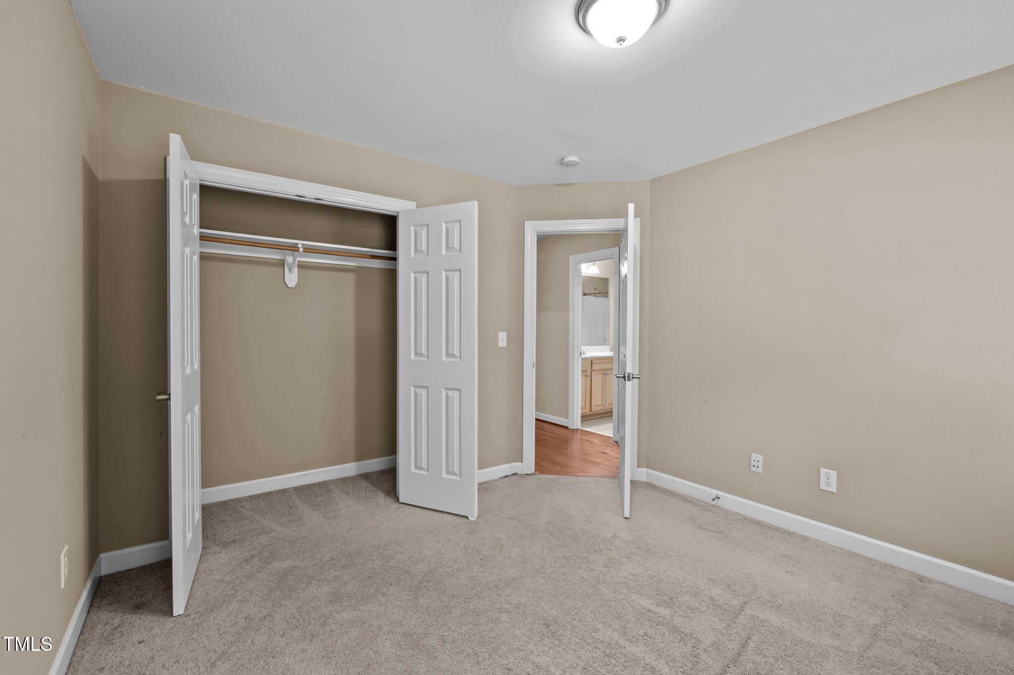 property viewer photo 35