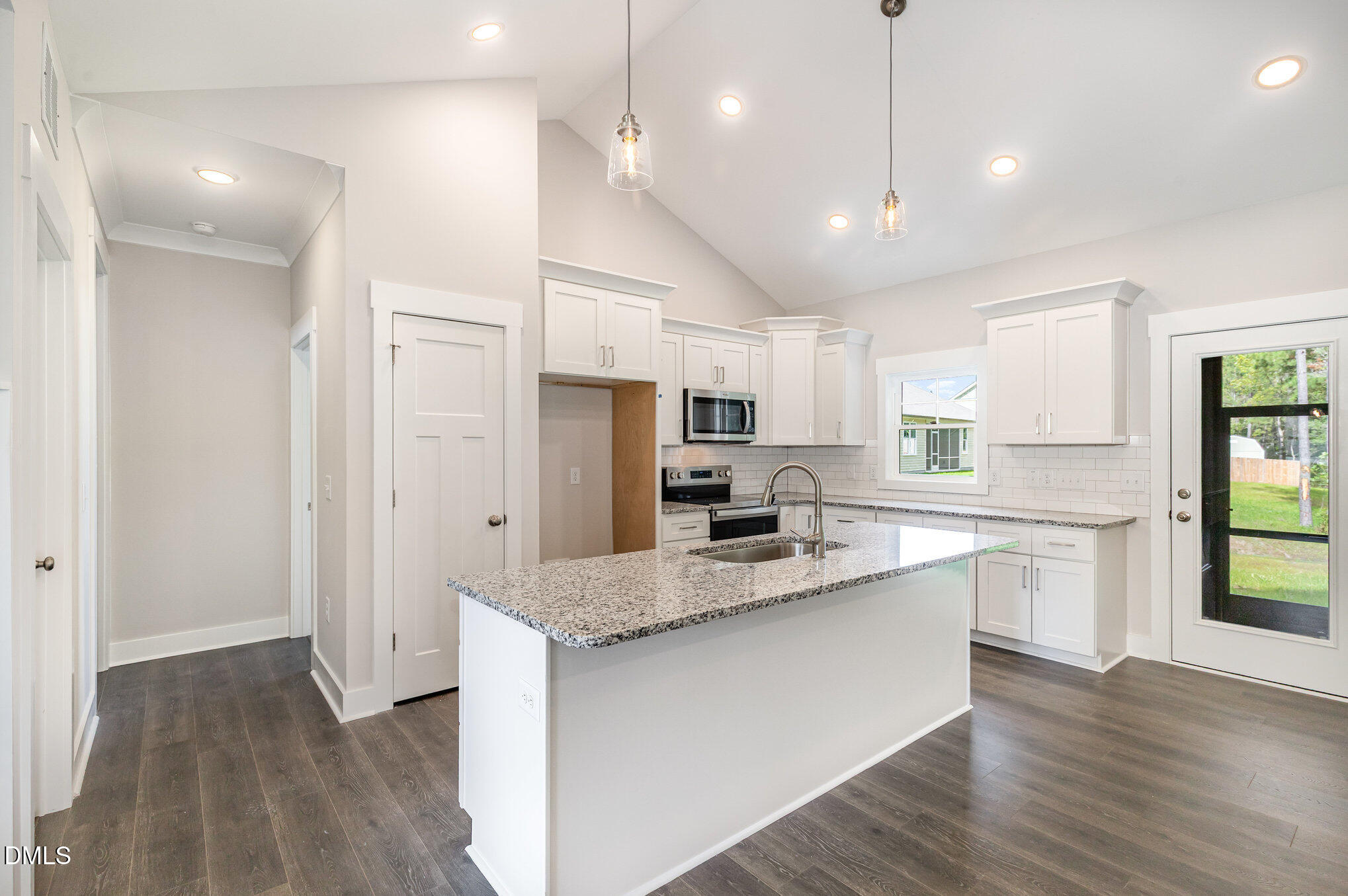 property viewer photo 16