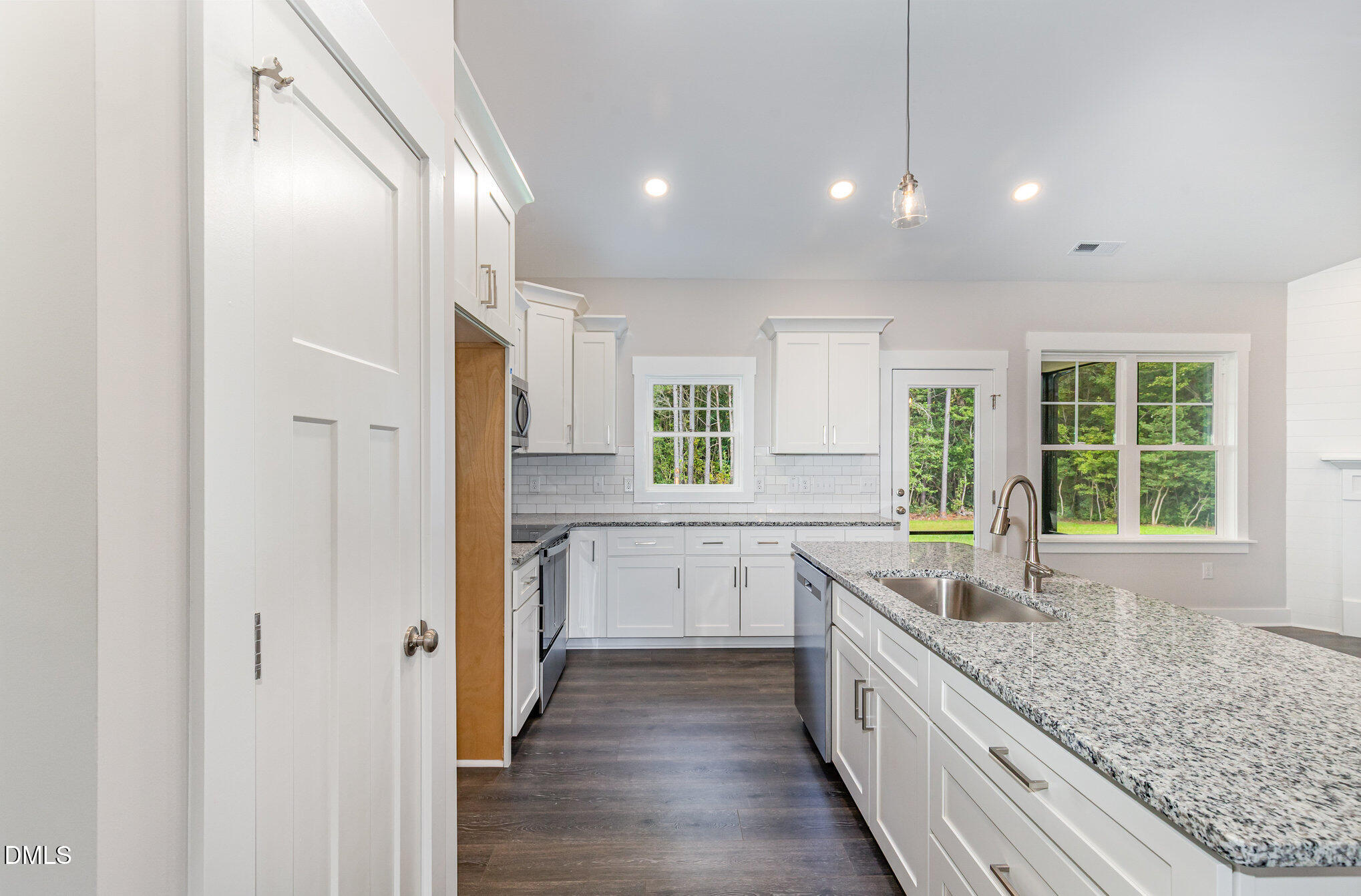 property viewer photo 18