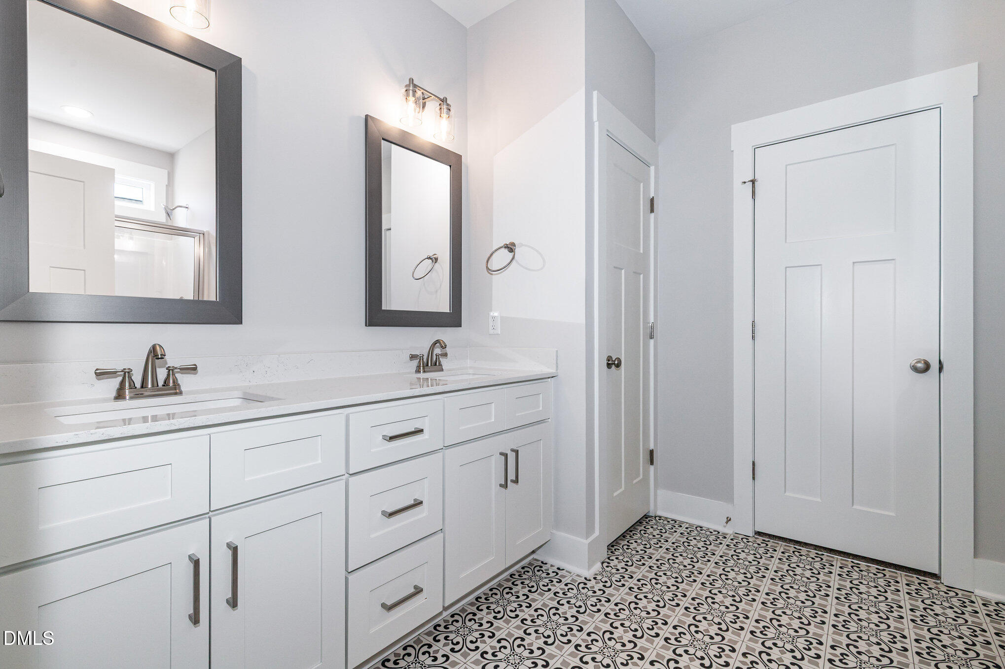 property viewer photo 22