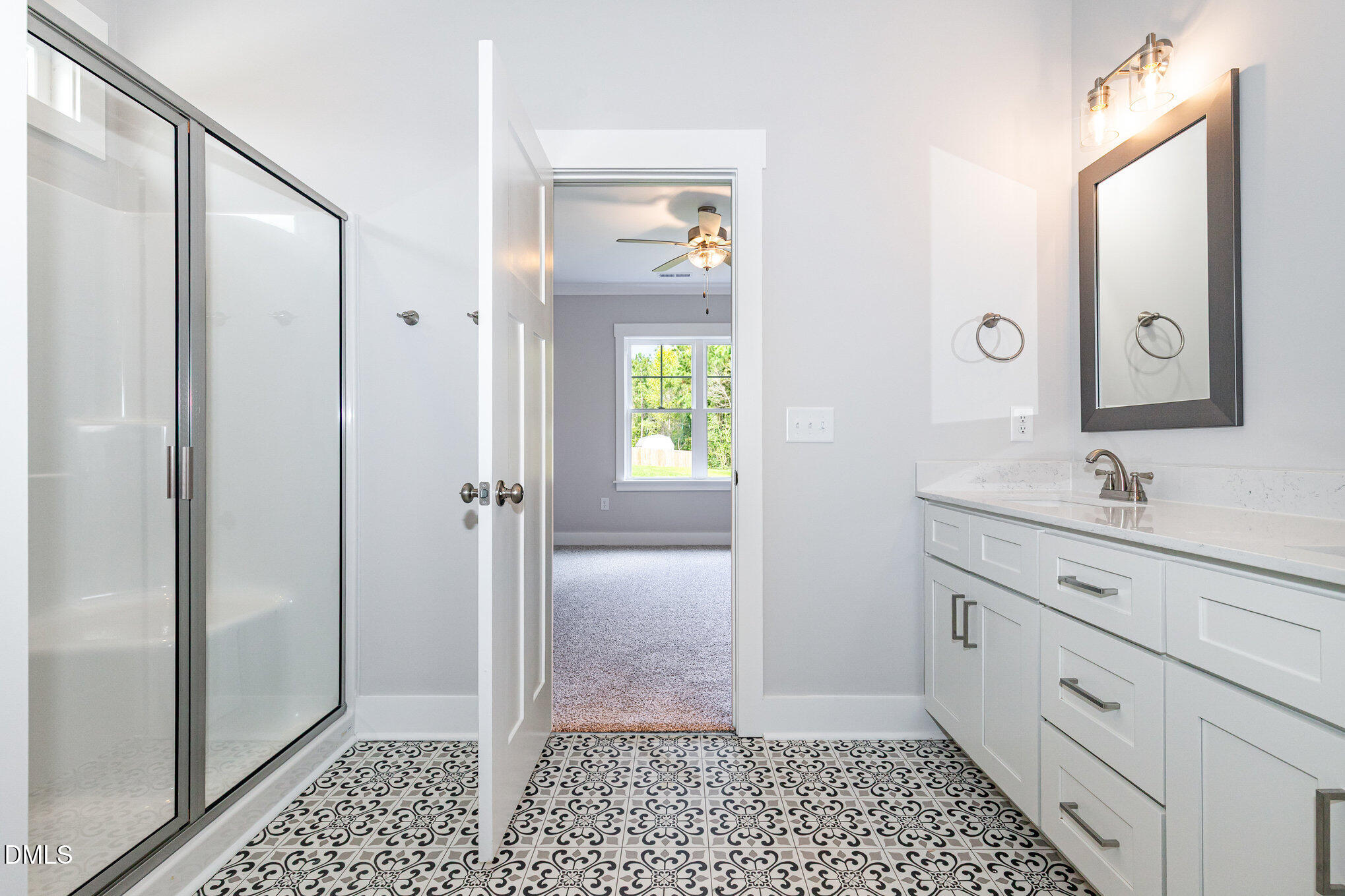 property viewer photo 23
