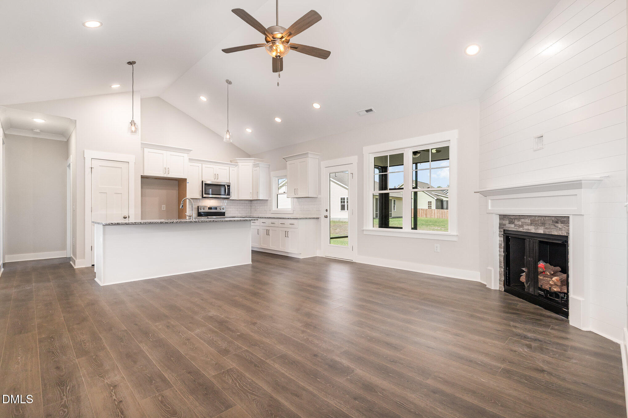 property viewer photo 9