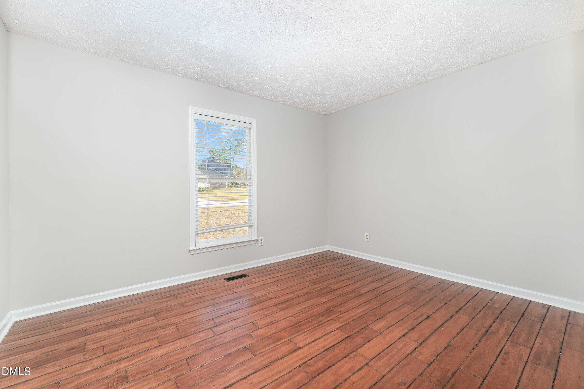 property viewer photo 17