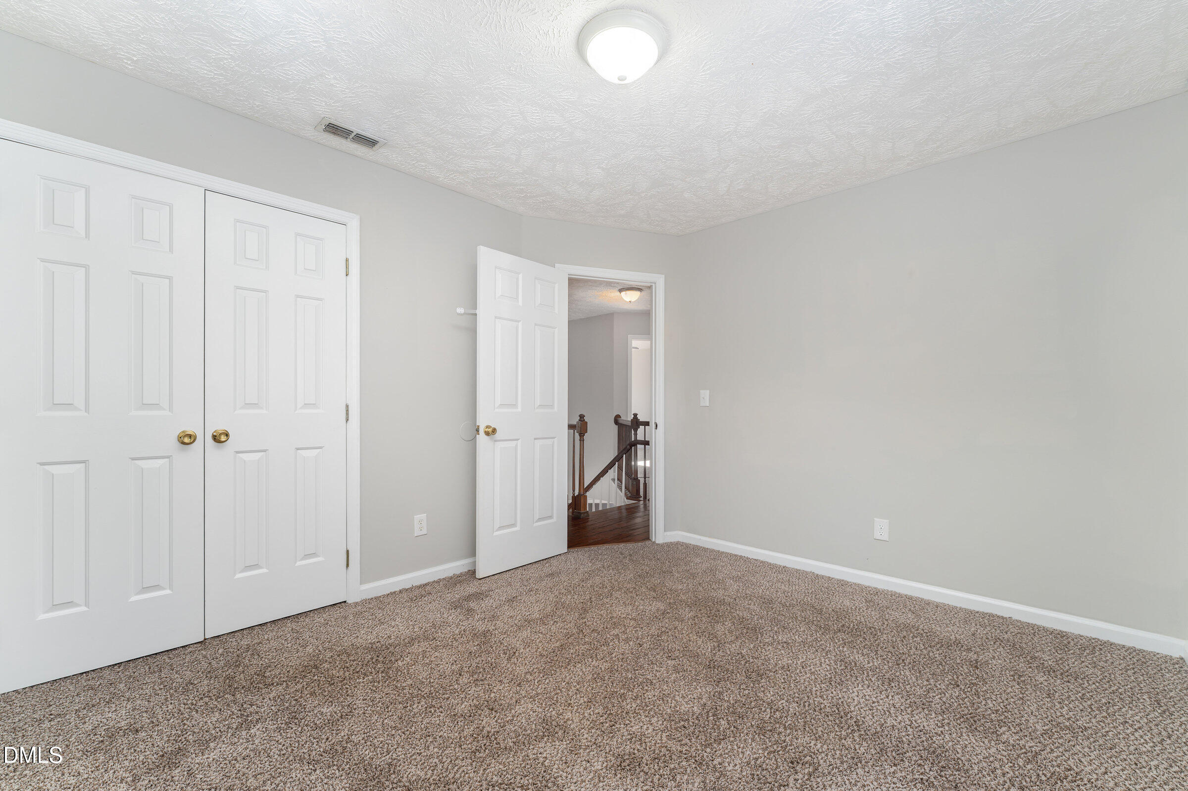 property viewer photo 30