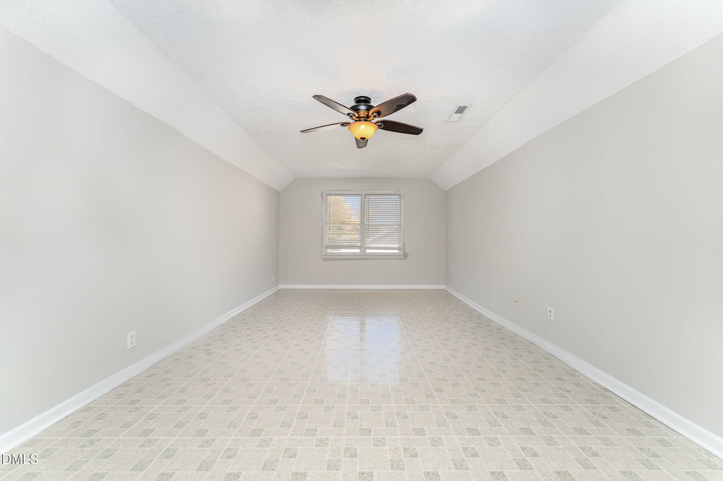 property viewer photo 32