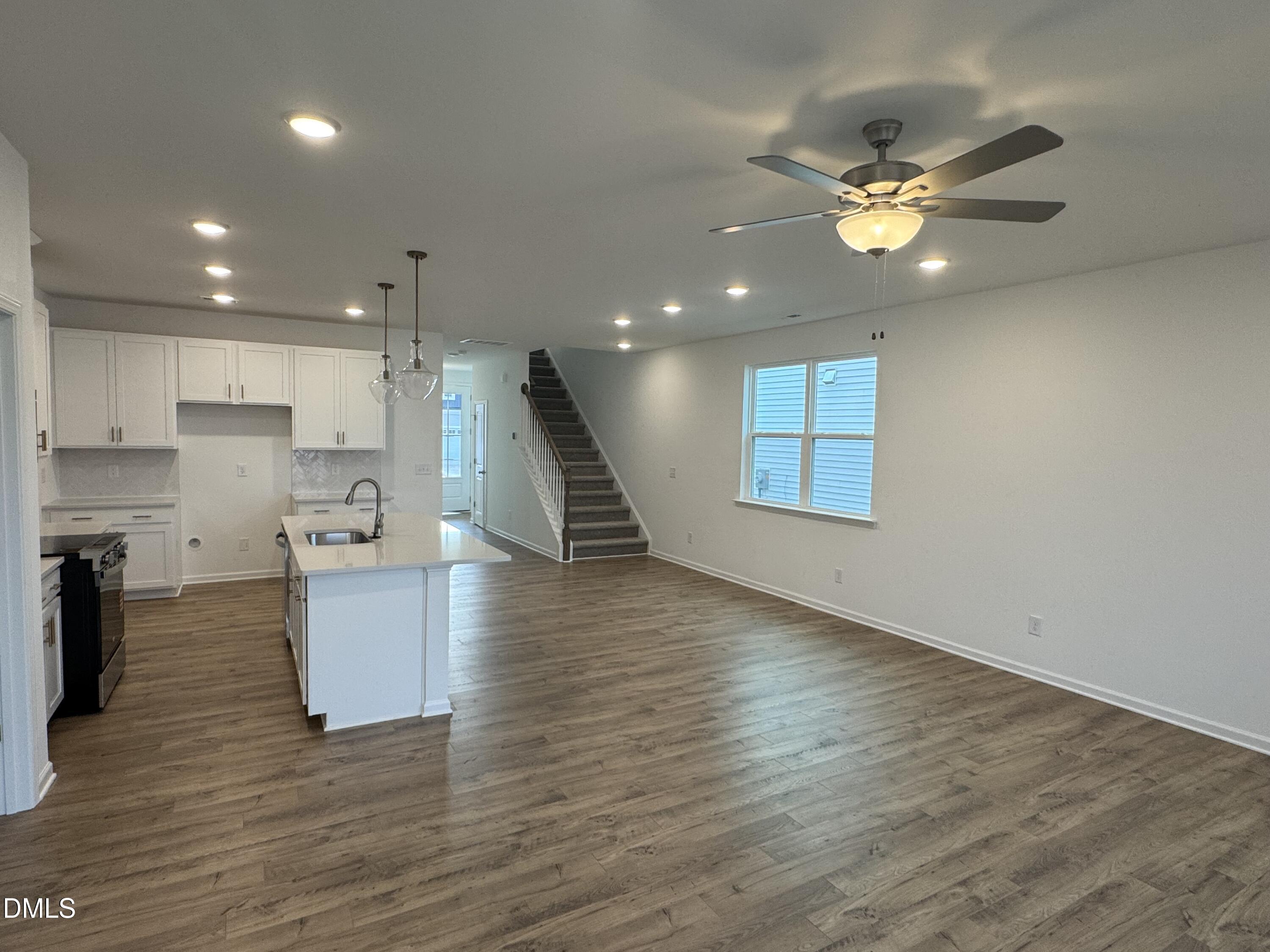property viewer photo 10