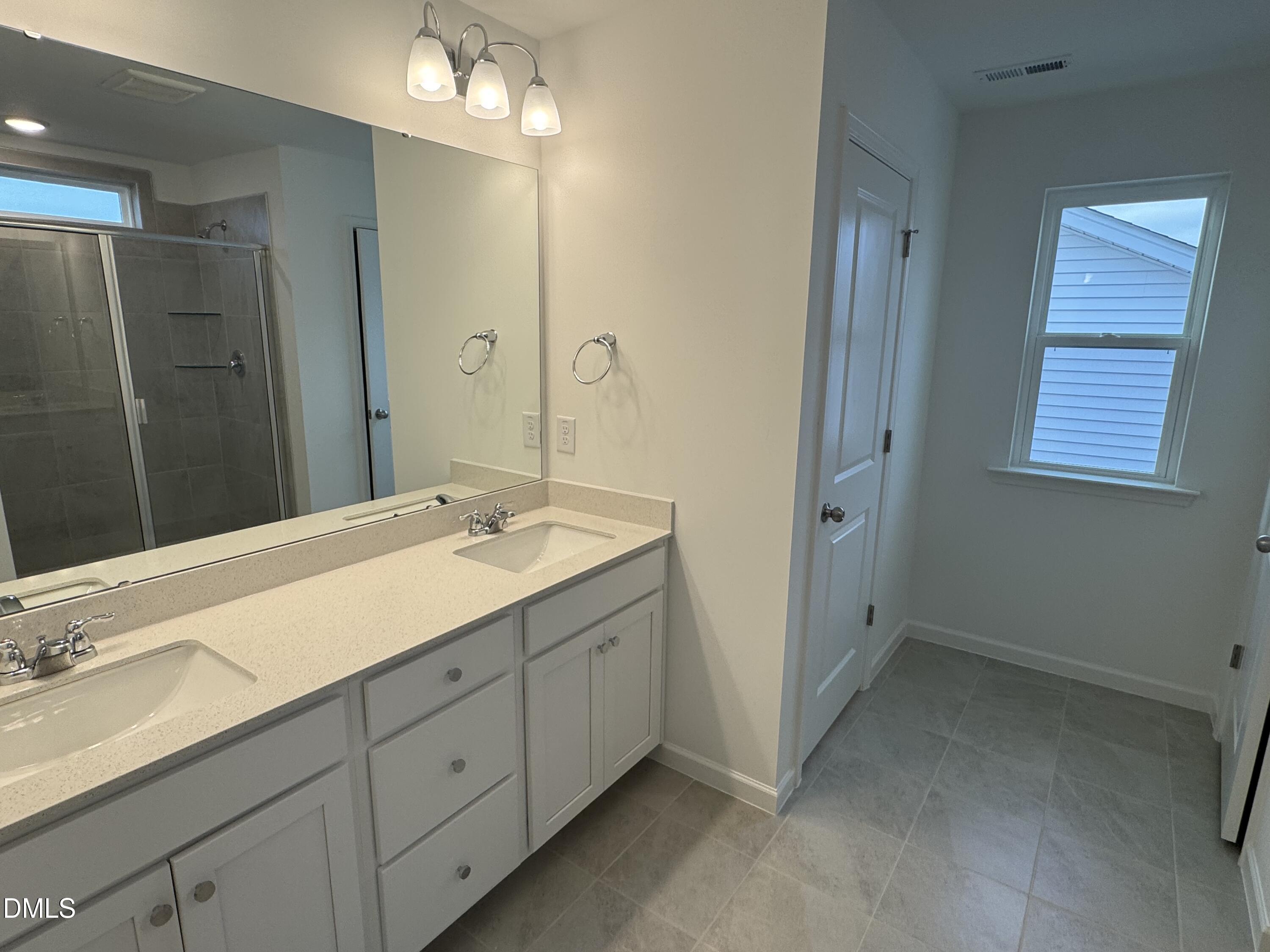 property viewer photo 18