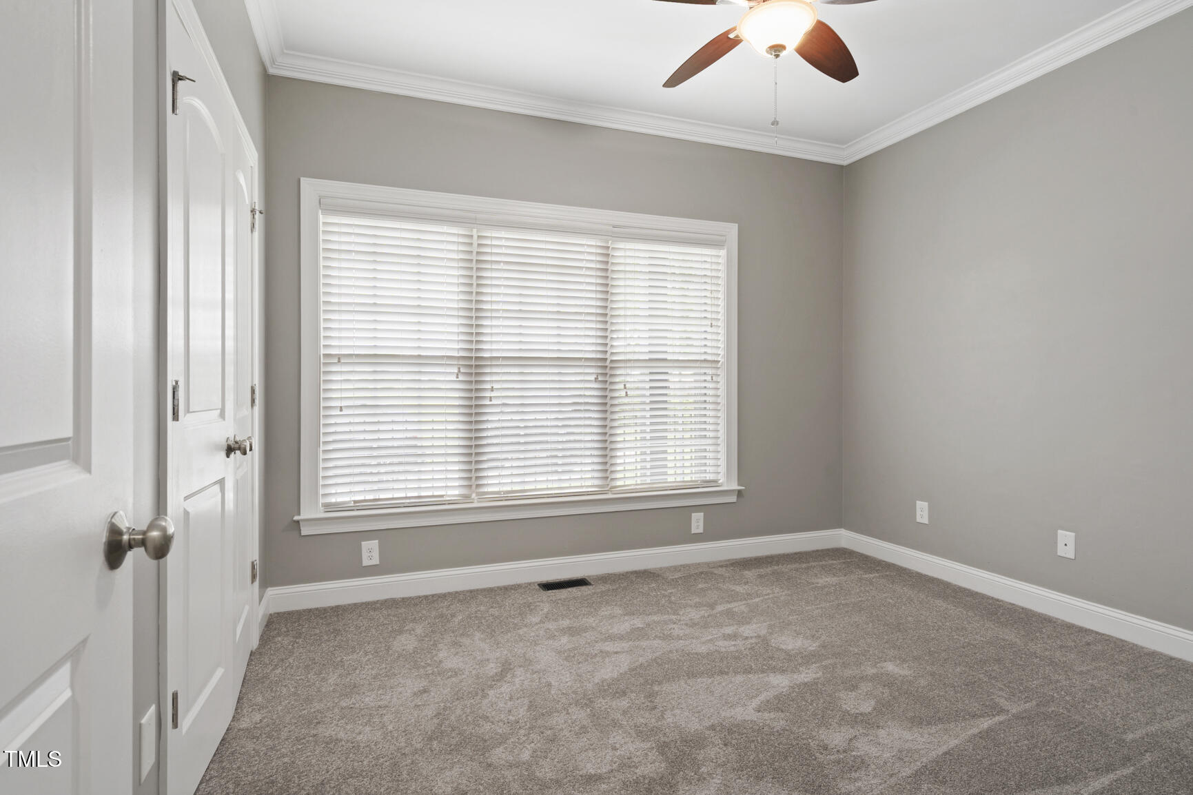 property viewer photo 16