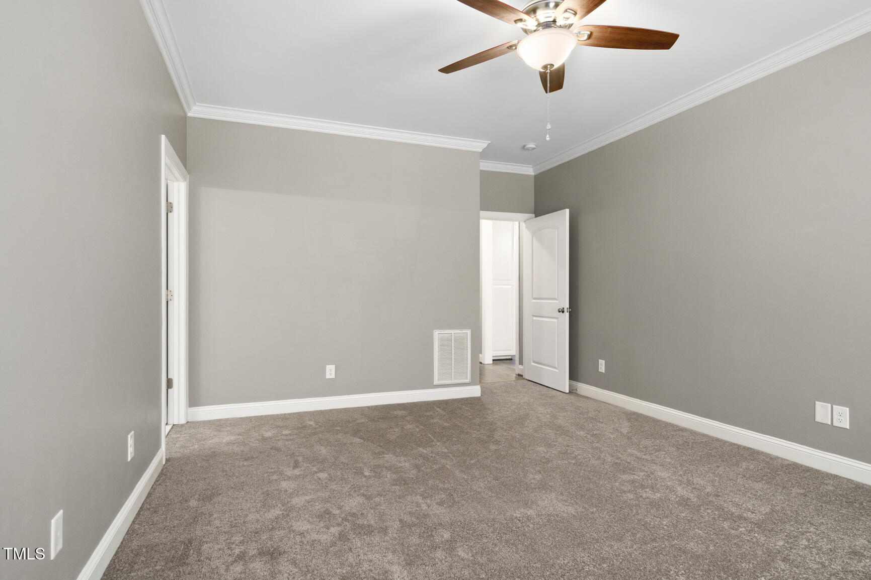 property viewer photo 24