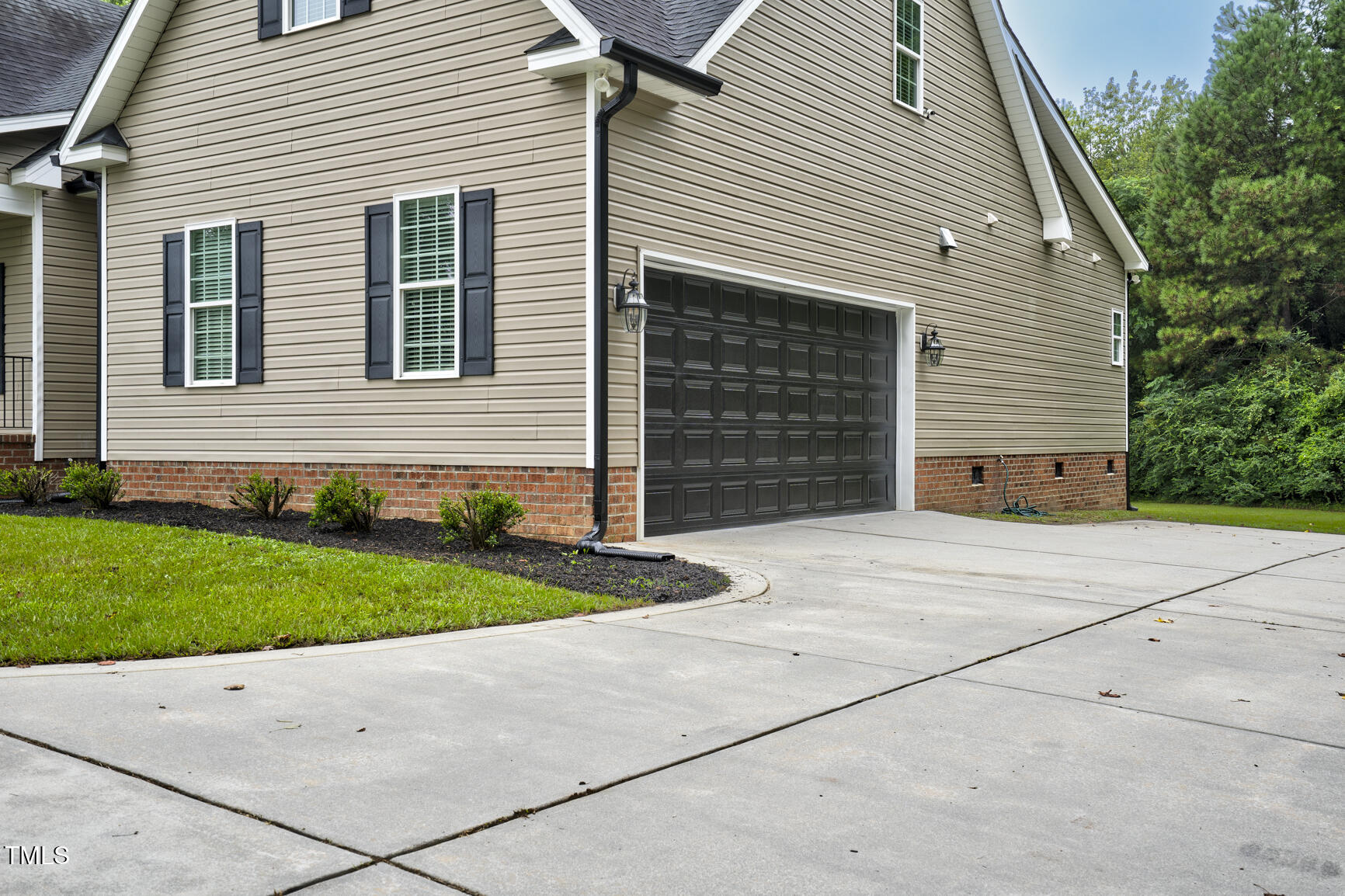 property viewer photo 3