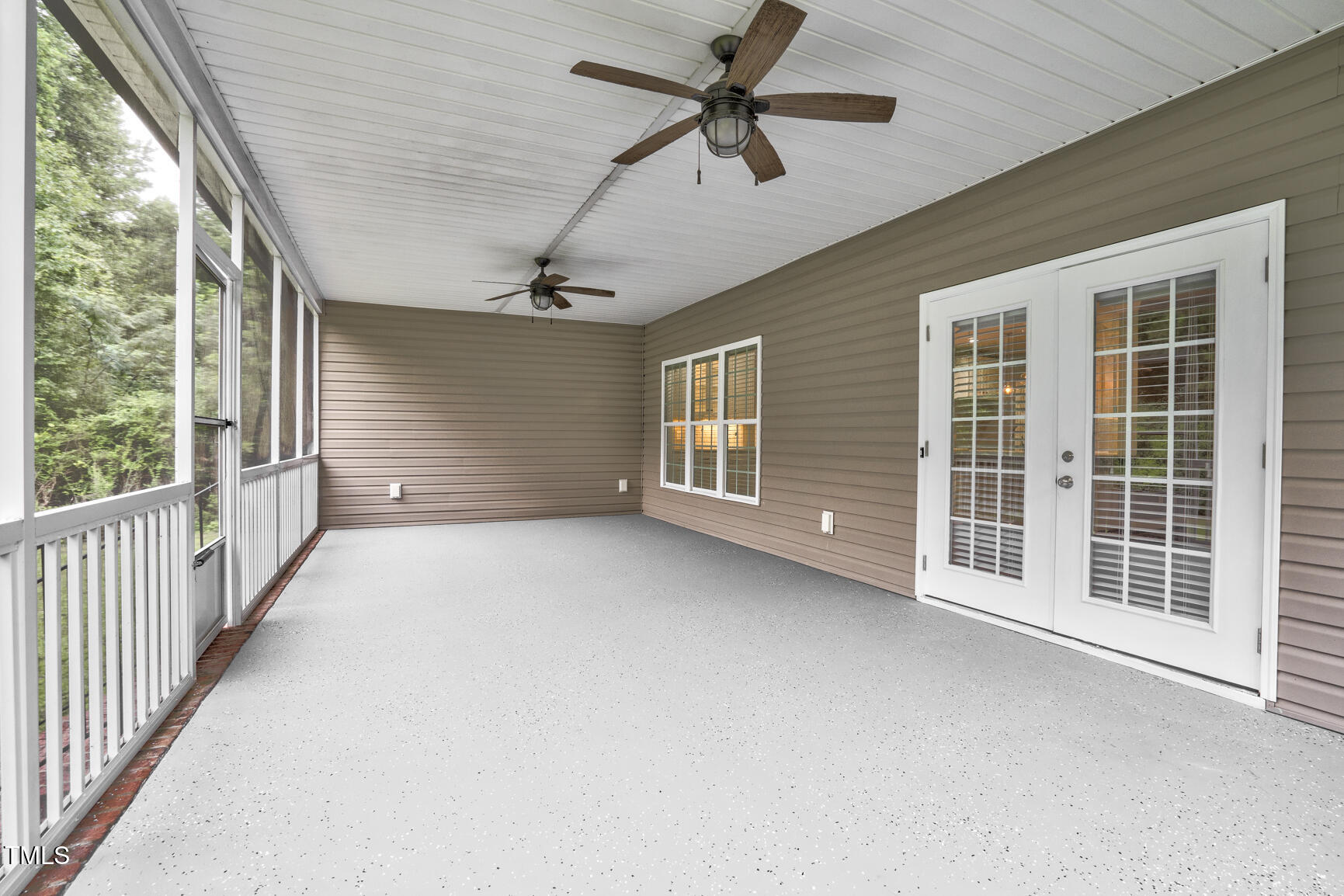 property viewer photo 42