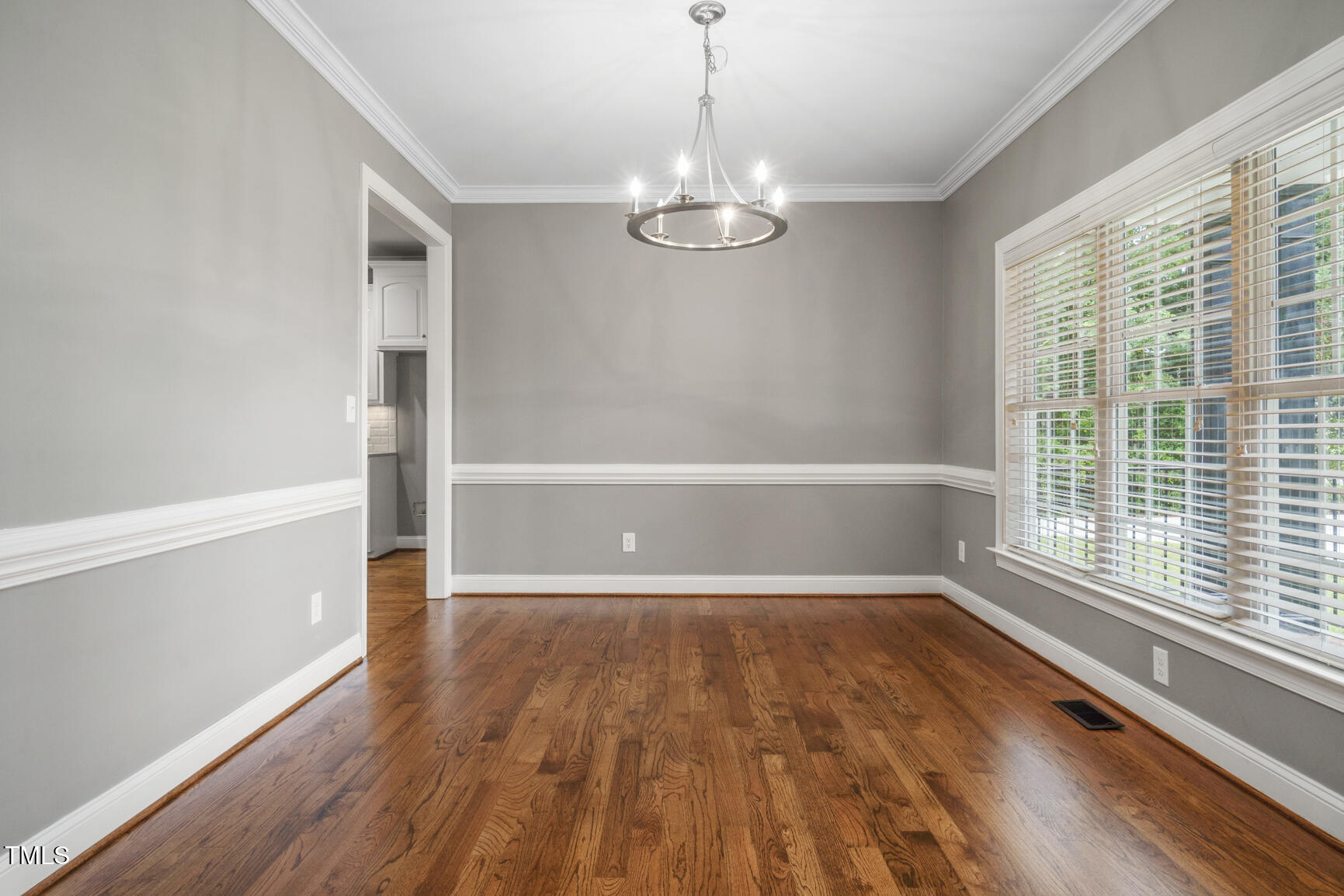 property viewer photo 6
