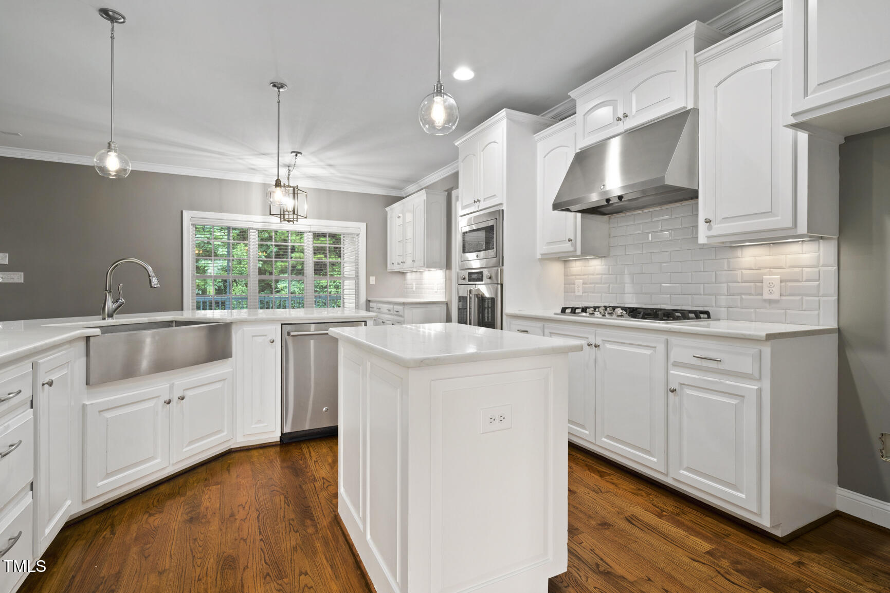 property viewer photo 8