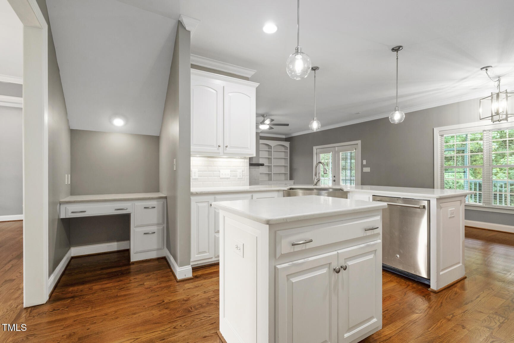 property viewer photo 9